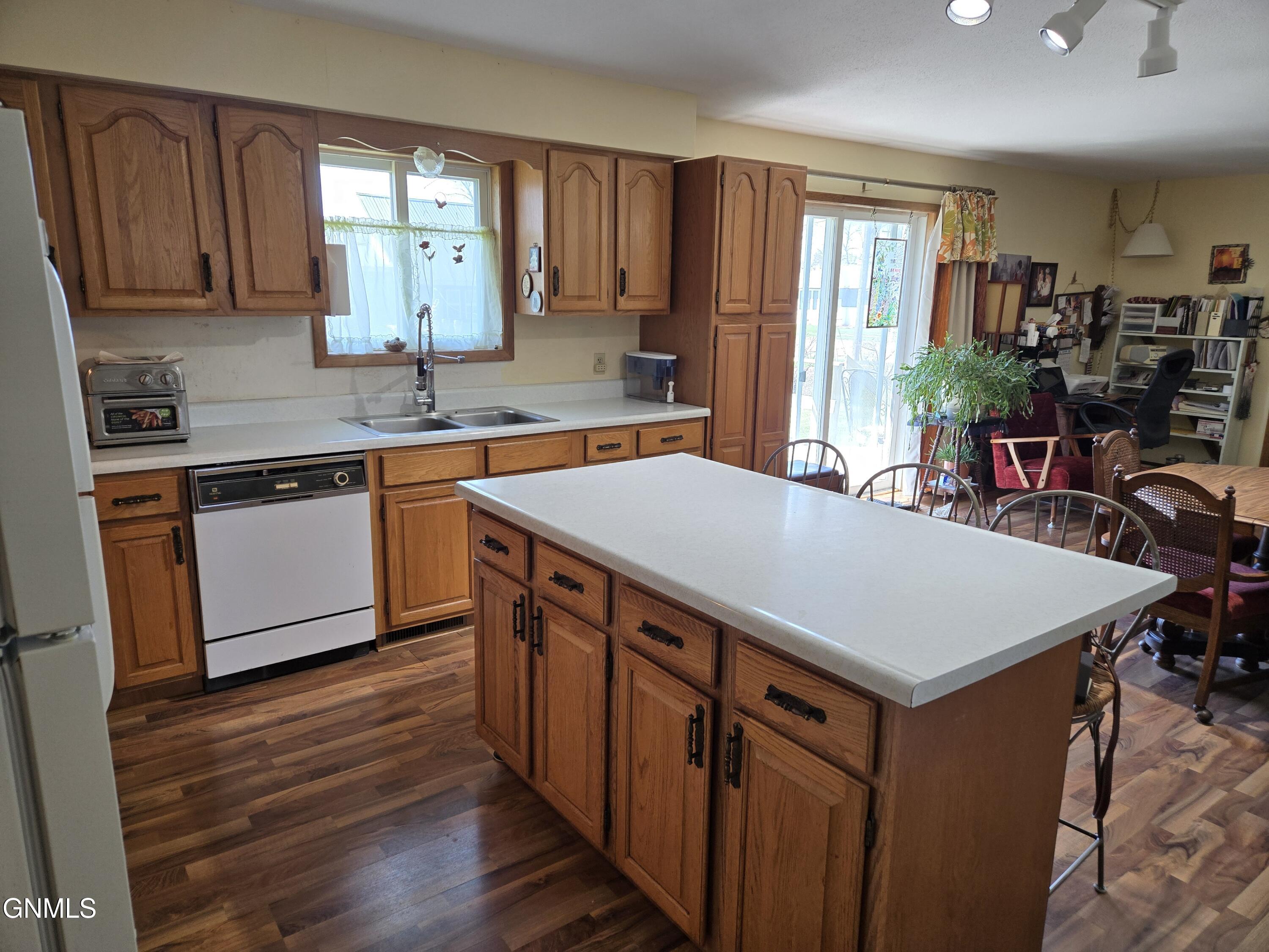 property viewer photo 2