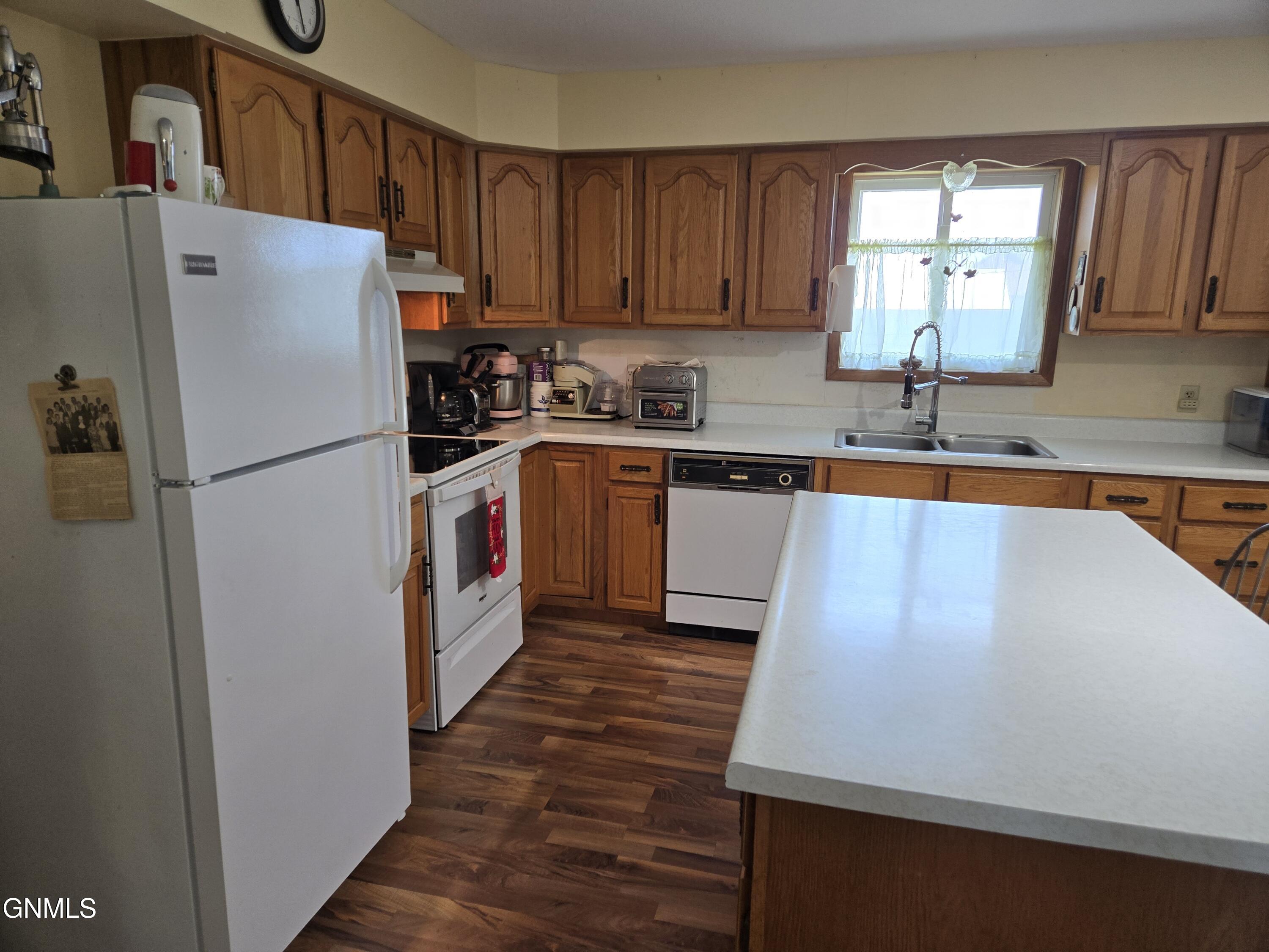 property viewer photo 3