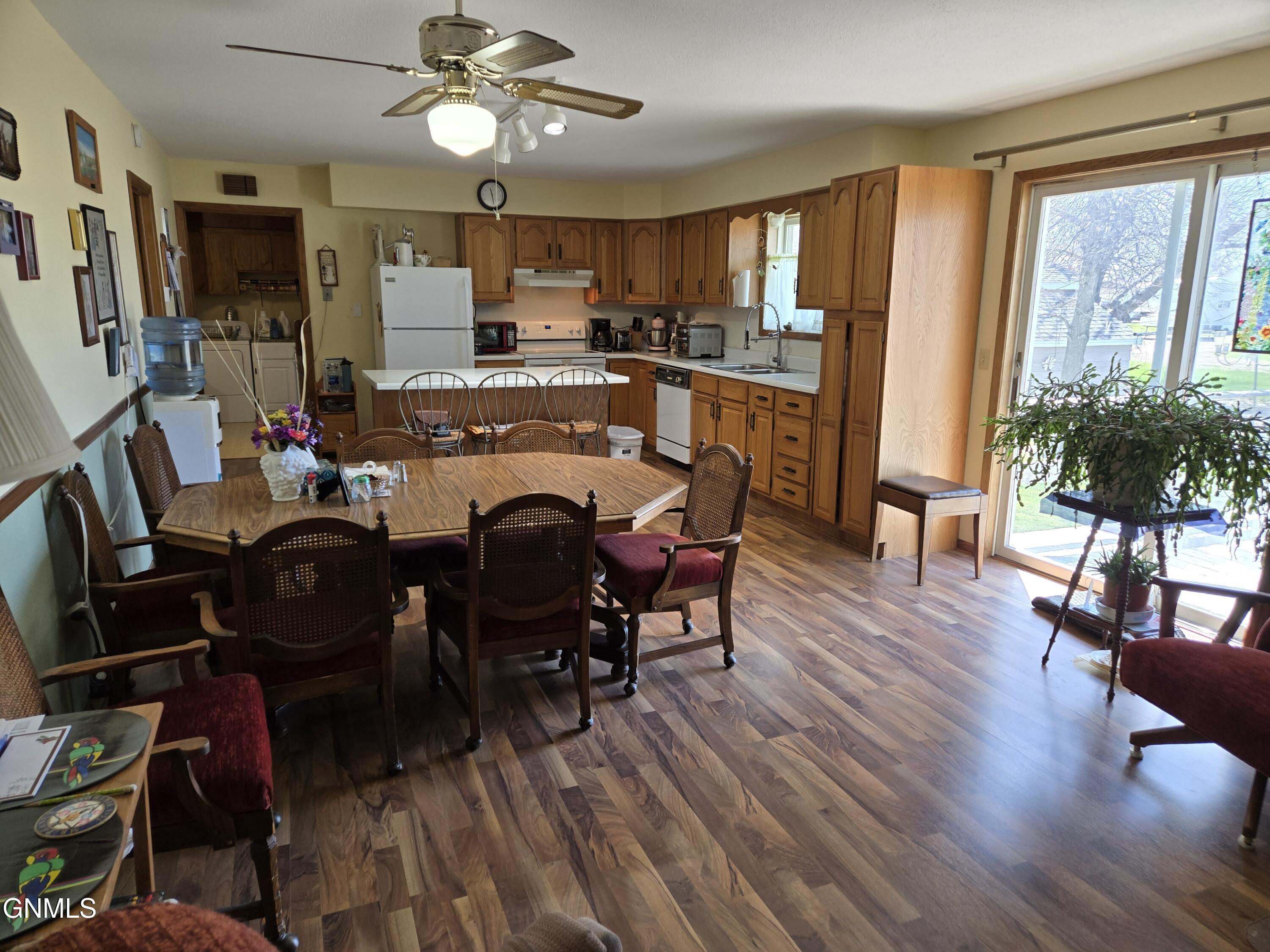 property viewer photo 6