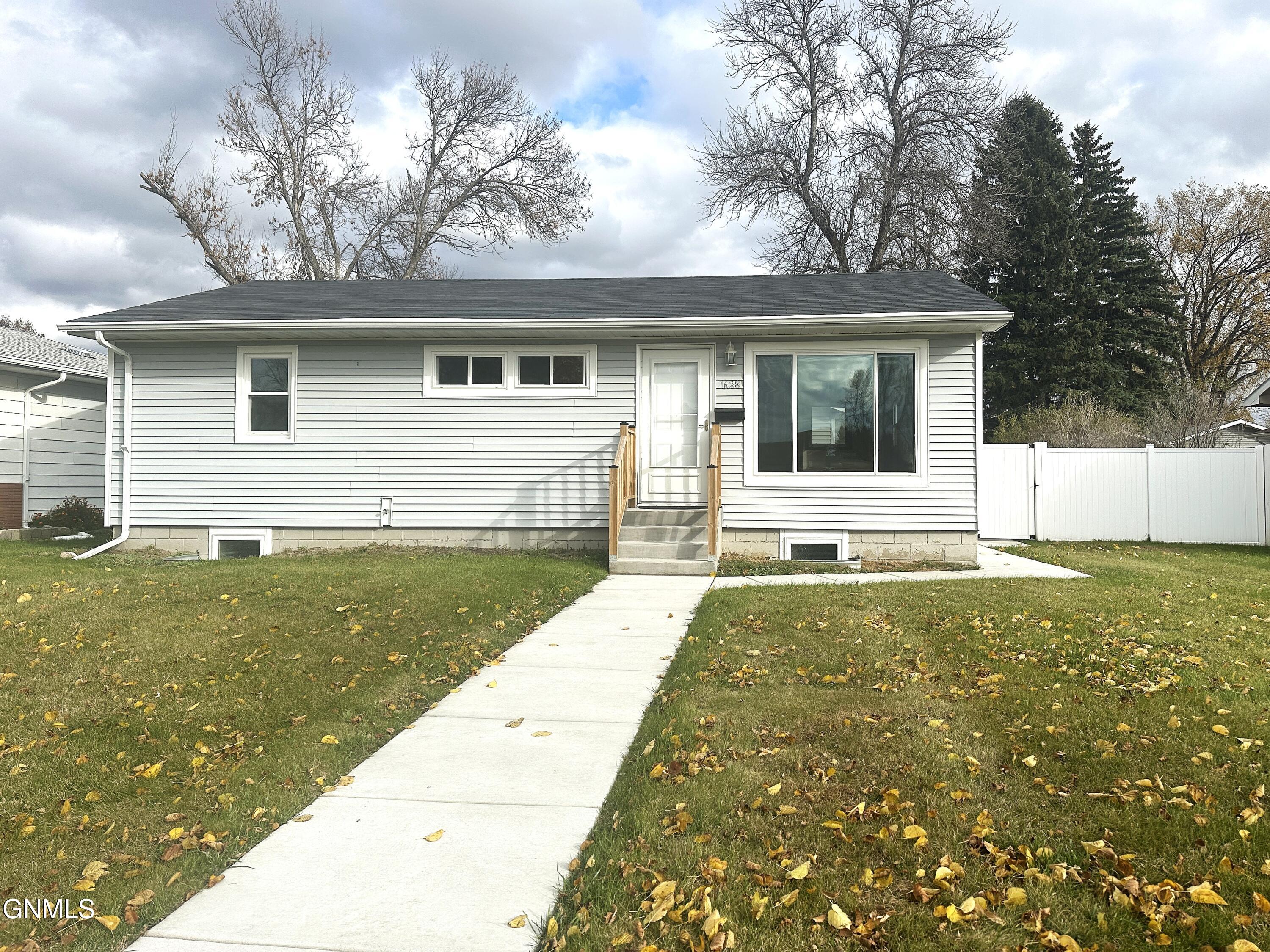 main property photo 0