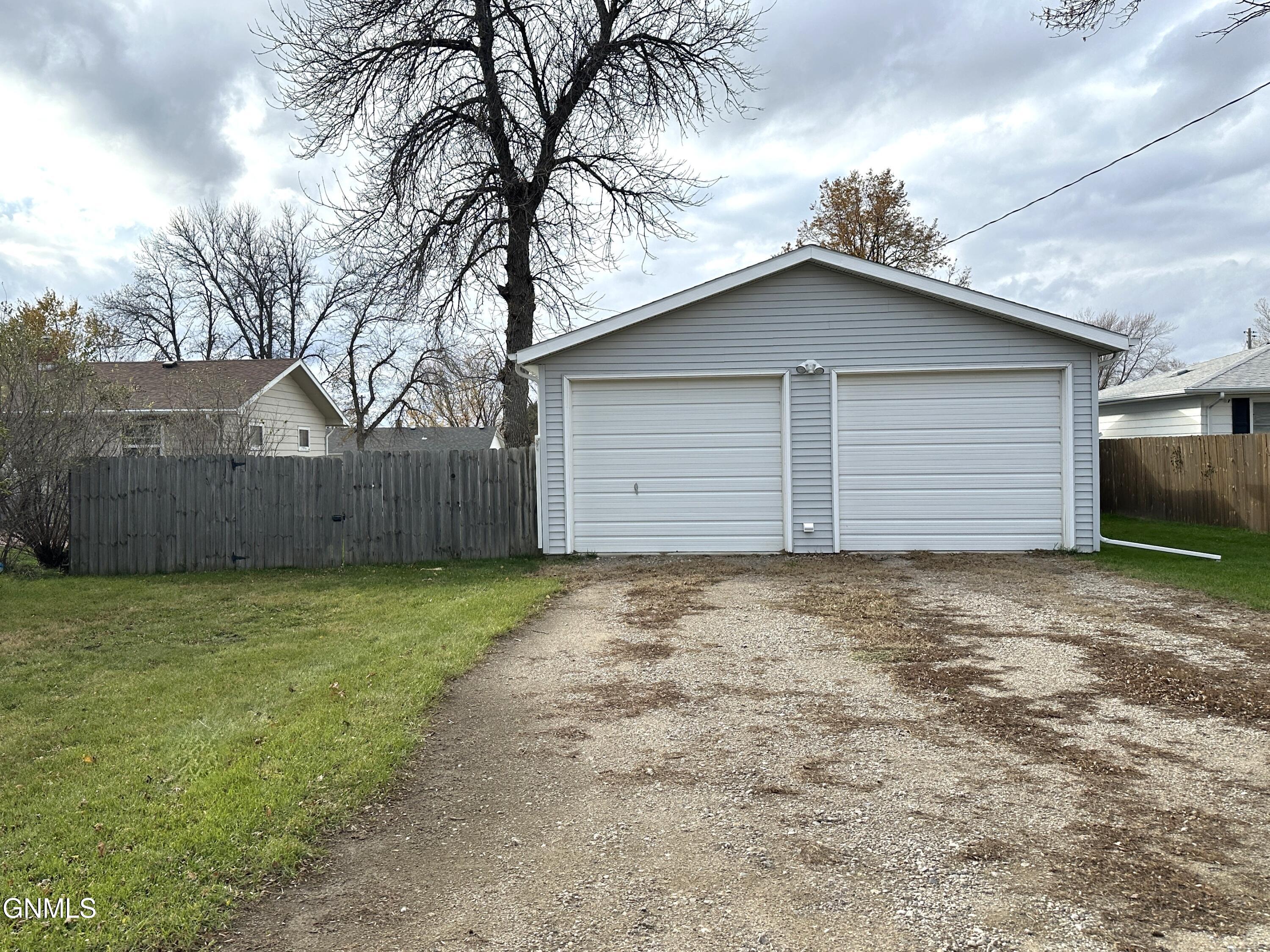 property viewer photo 3
