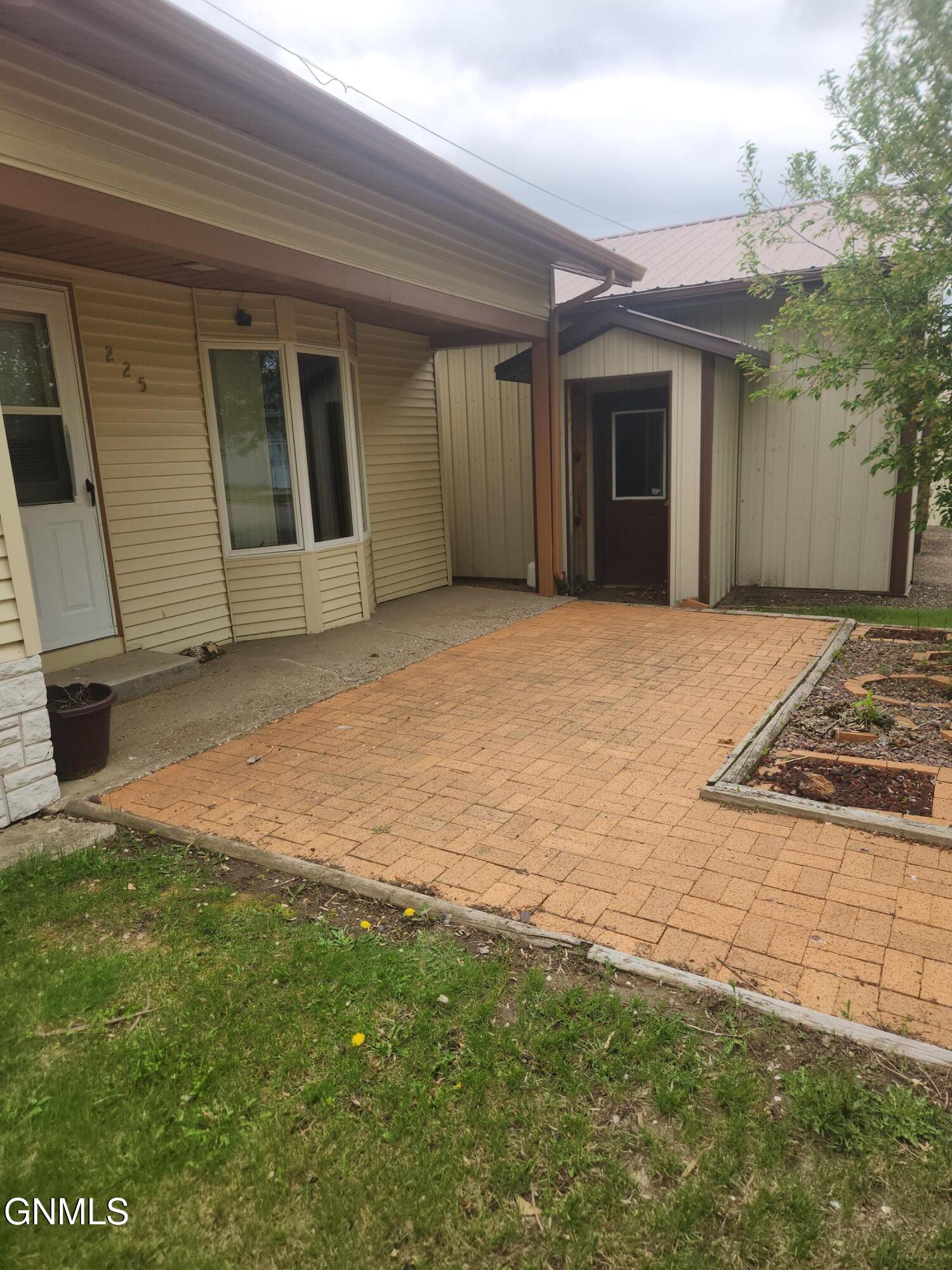 main property photo 35