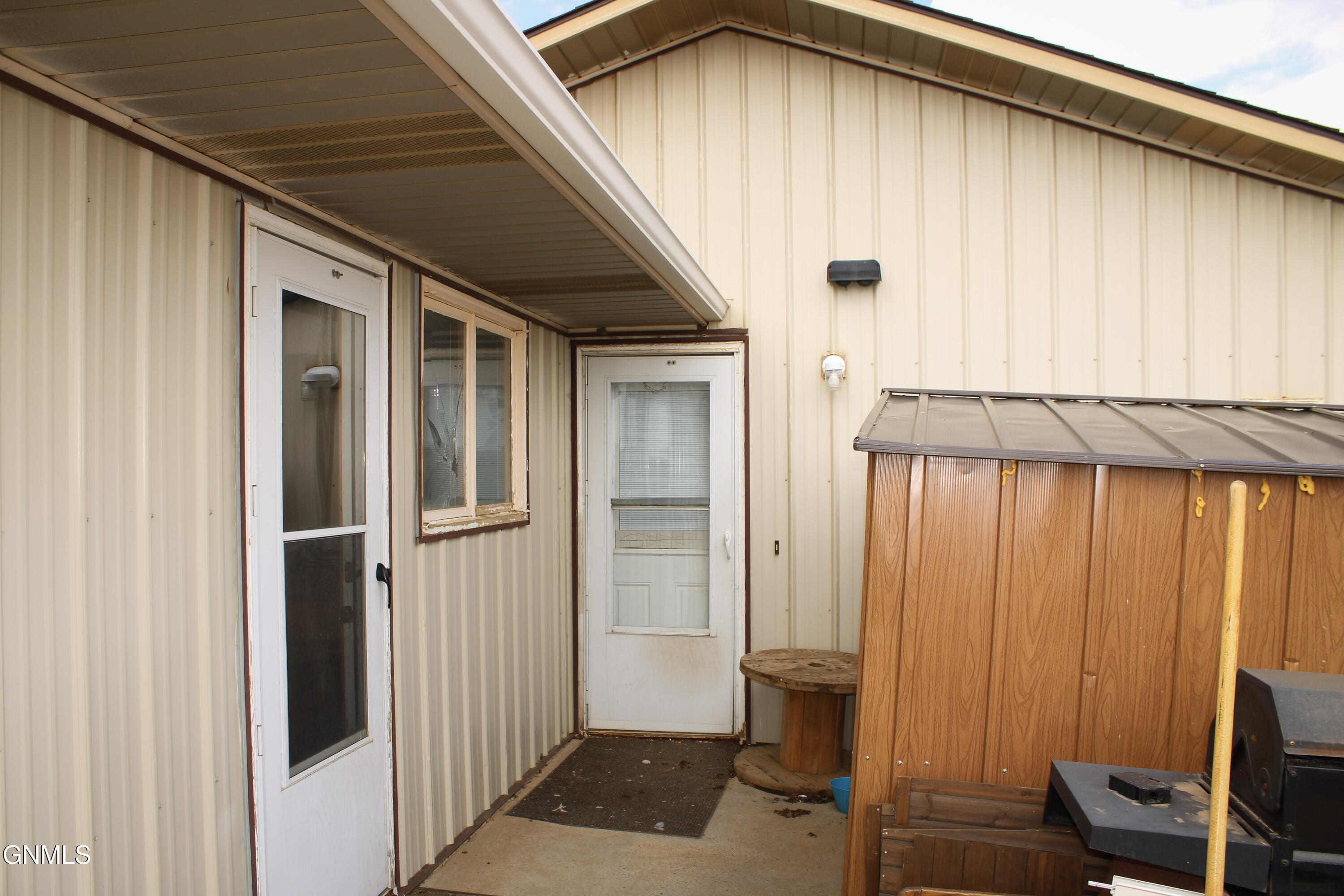 main property photo 35