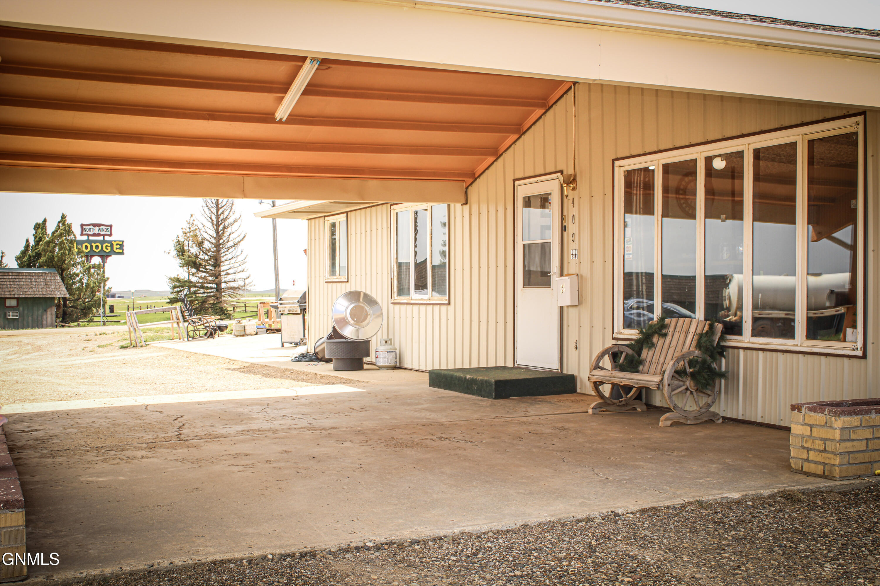 main property photo 5