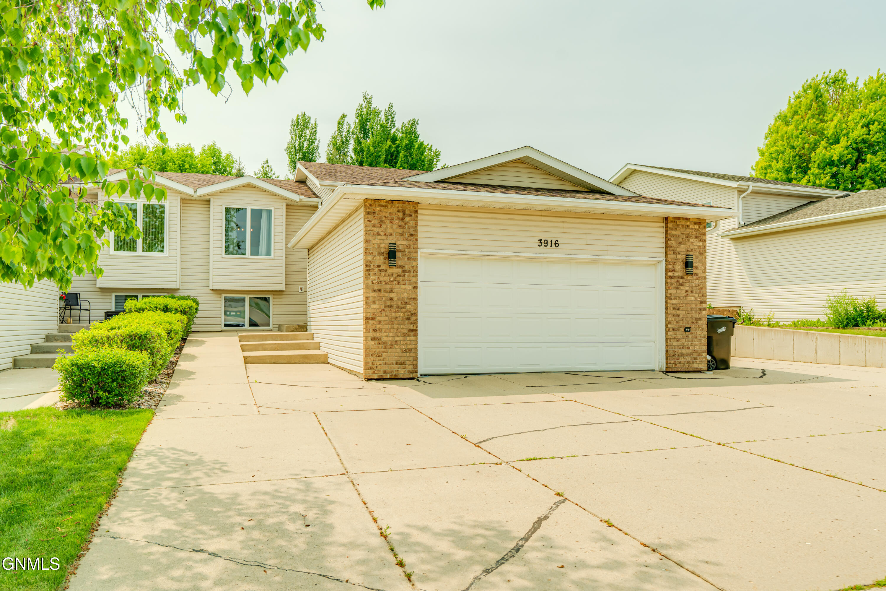 main property photo 0