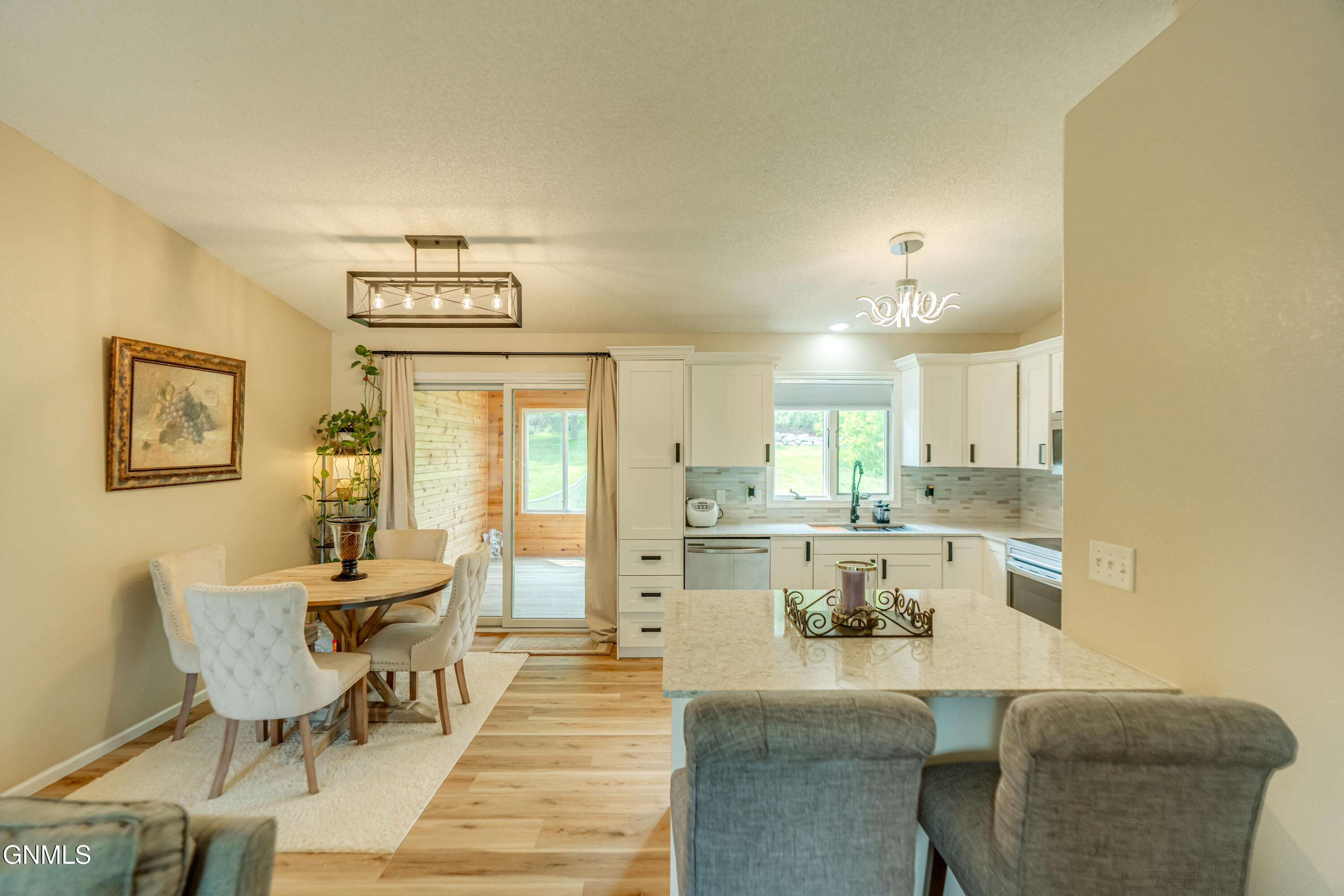 property viewer photo 10