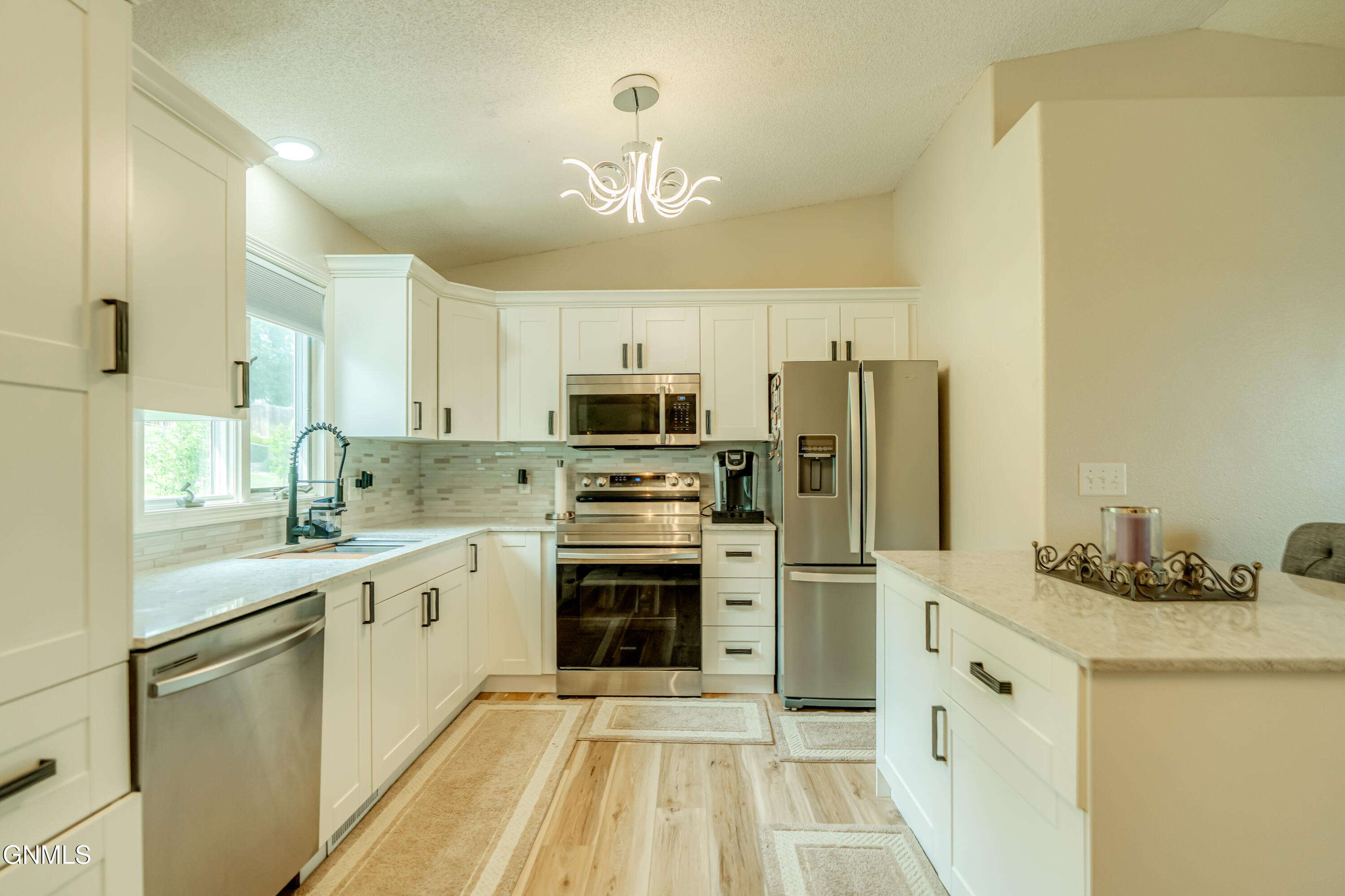 property viewer photo 4