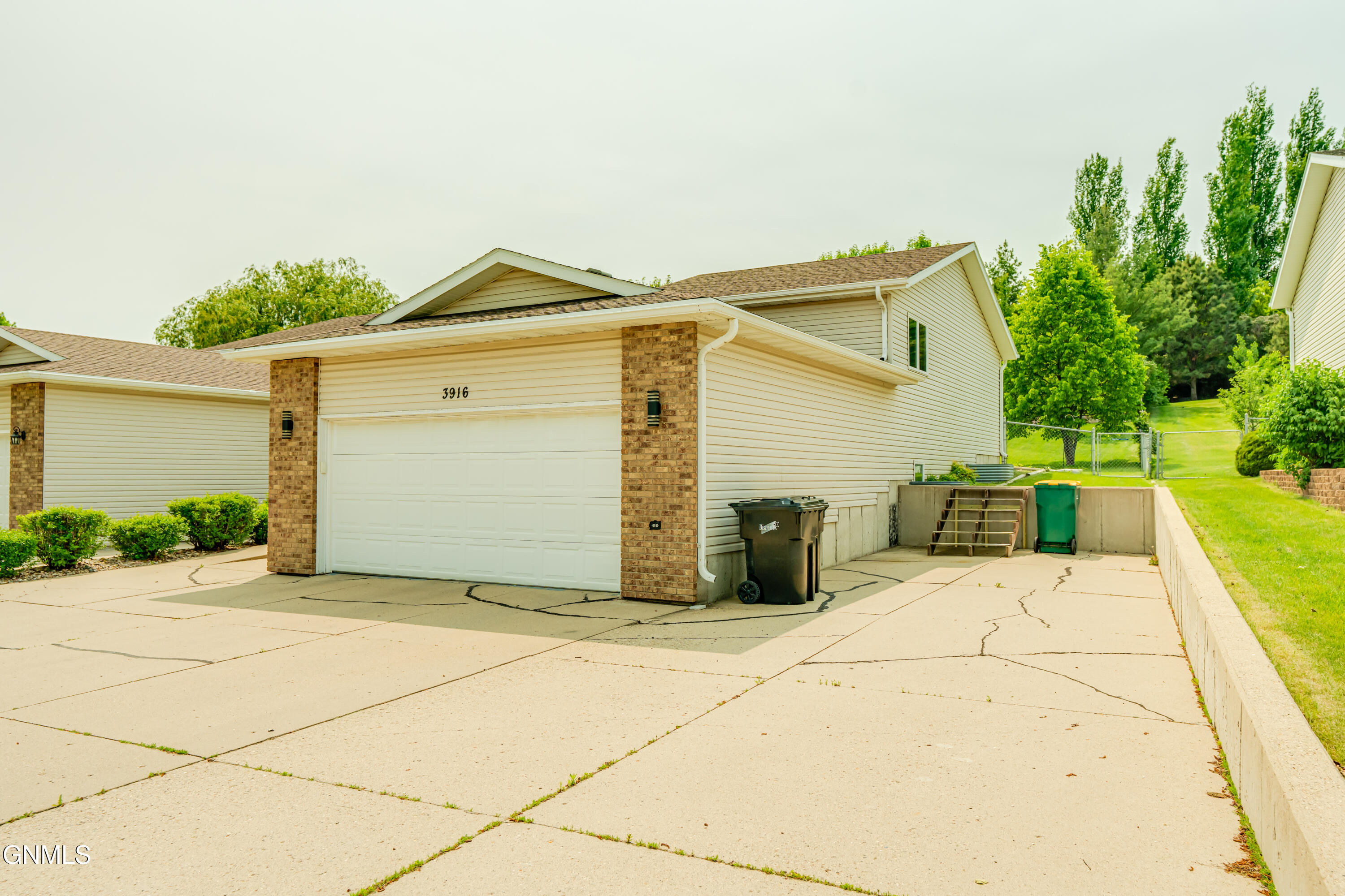 property viewer photo 42