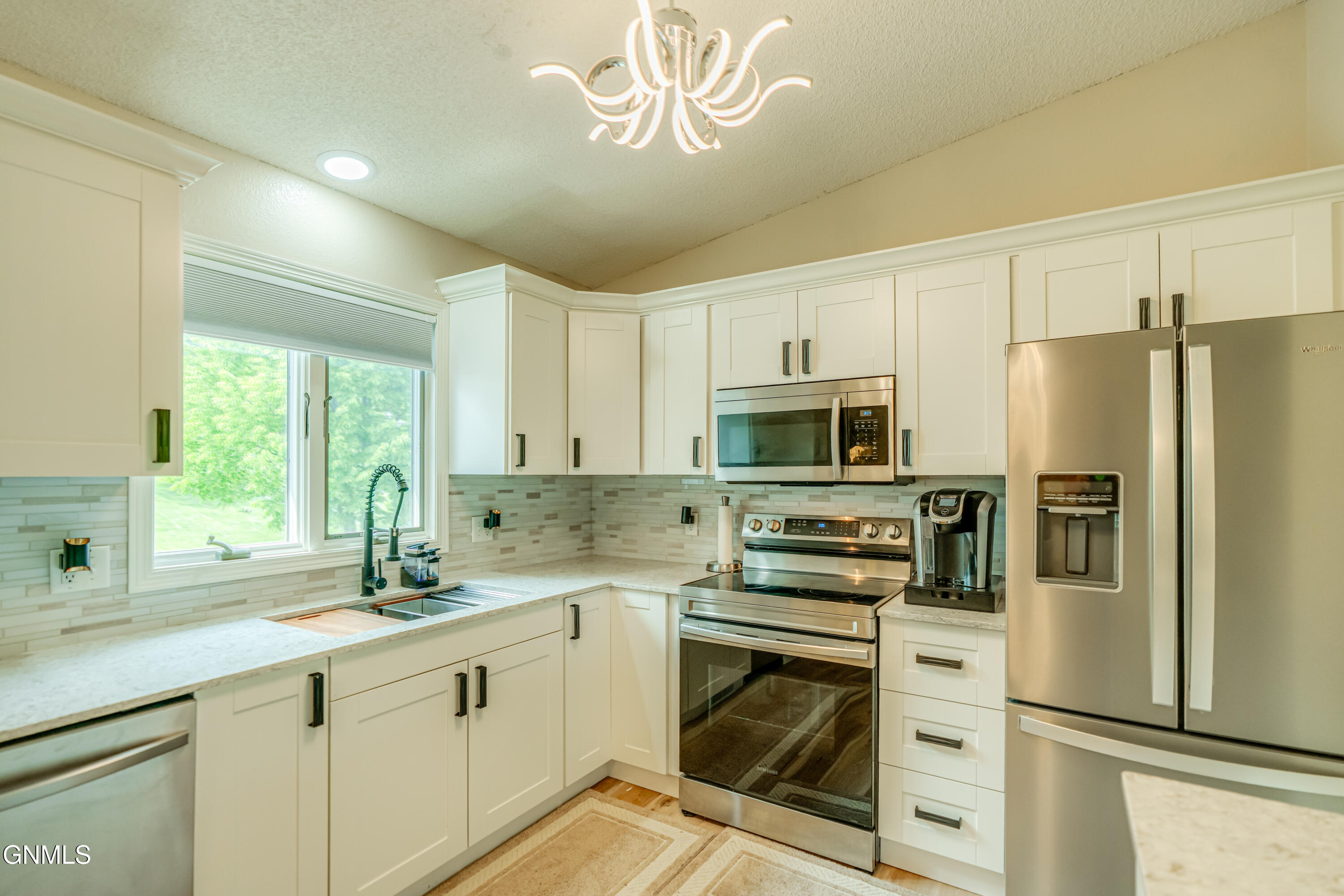 property viewer photo 5