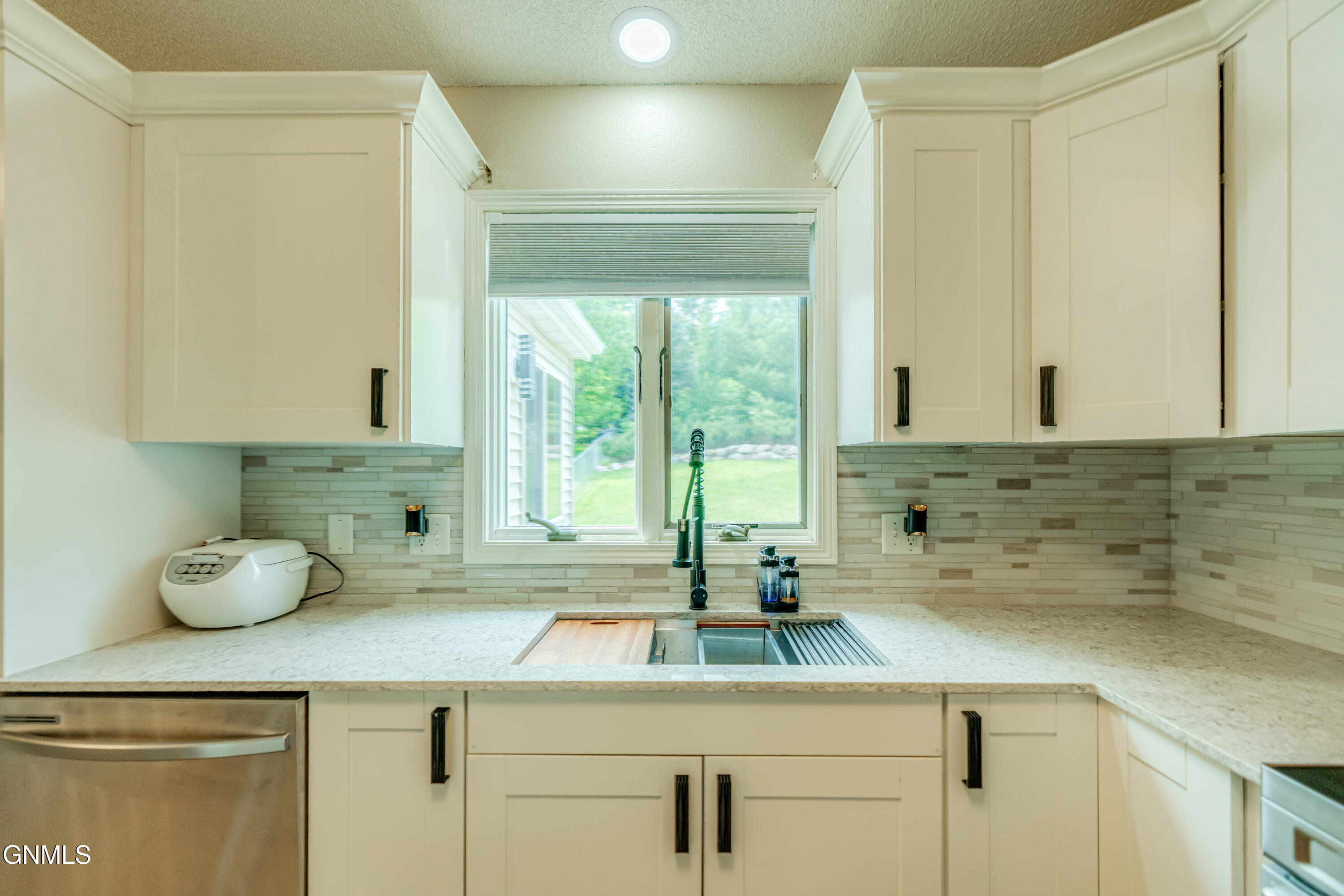 property viewer photo 7