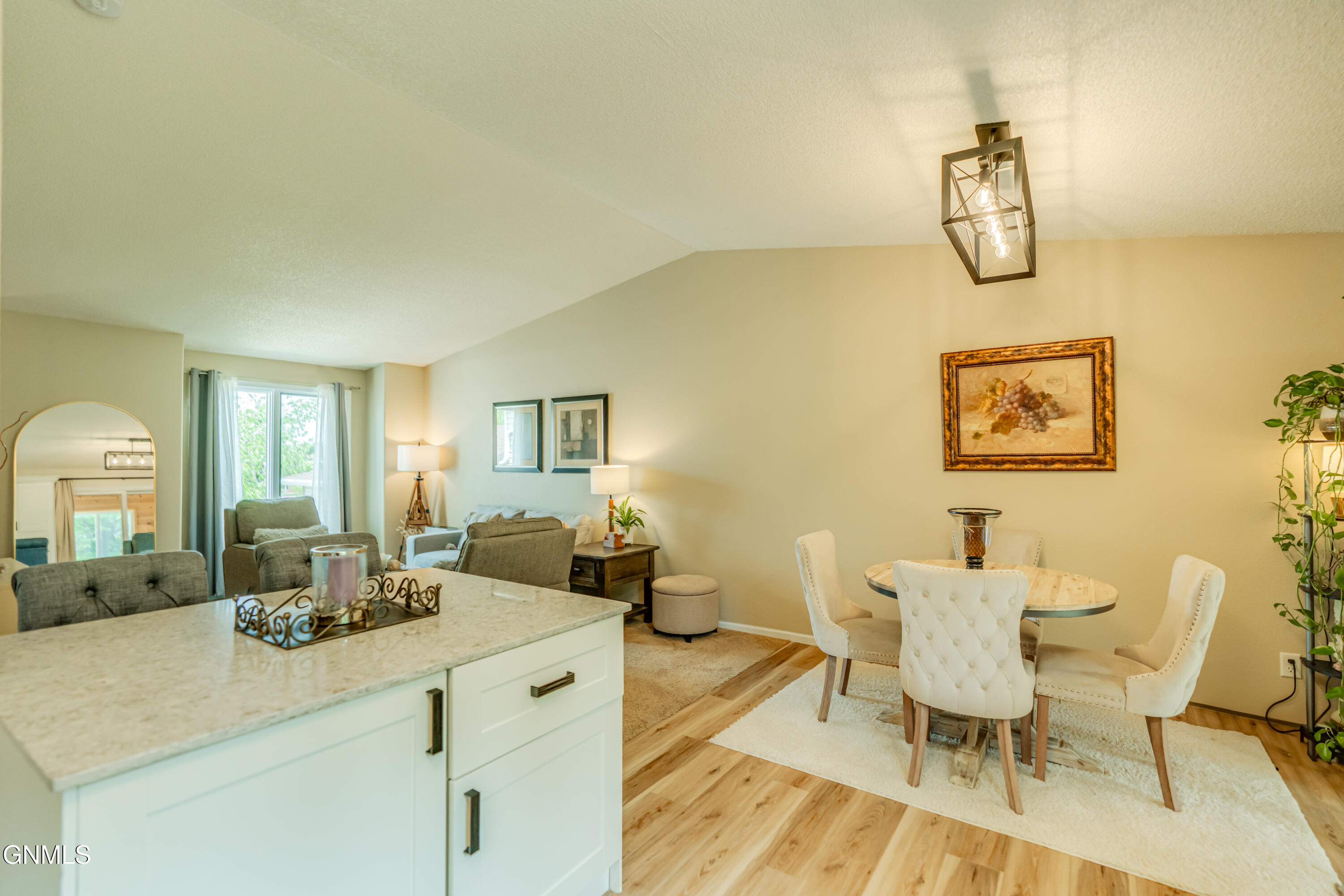 property viewer photo 9