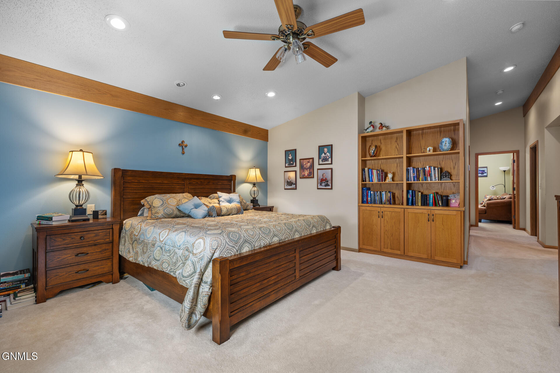 property viewer photo 25