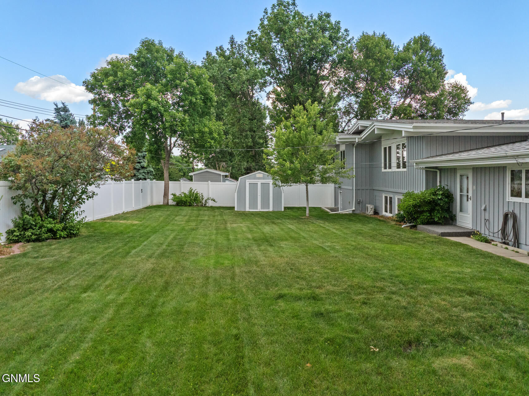 property viewer photo 5