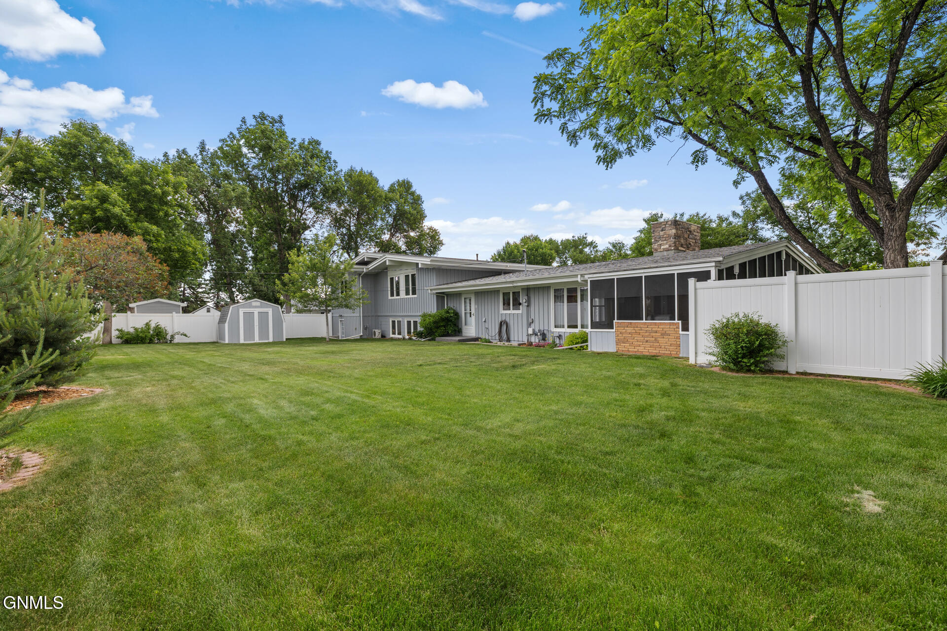 property viewer photo 6