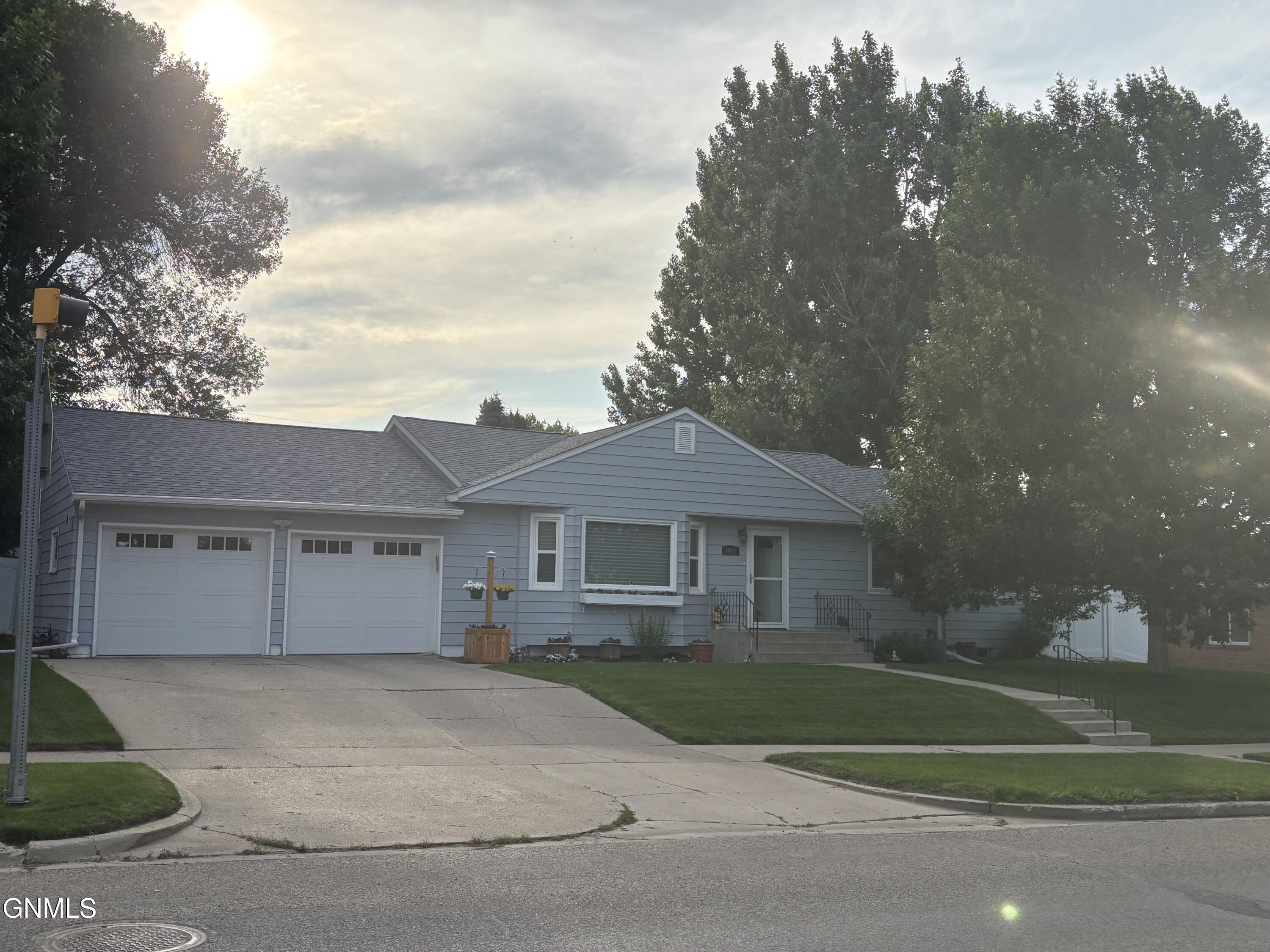 main property photo 0