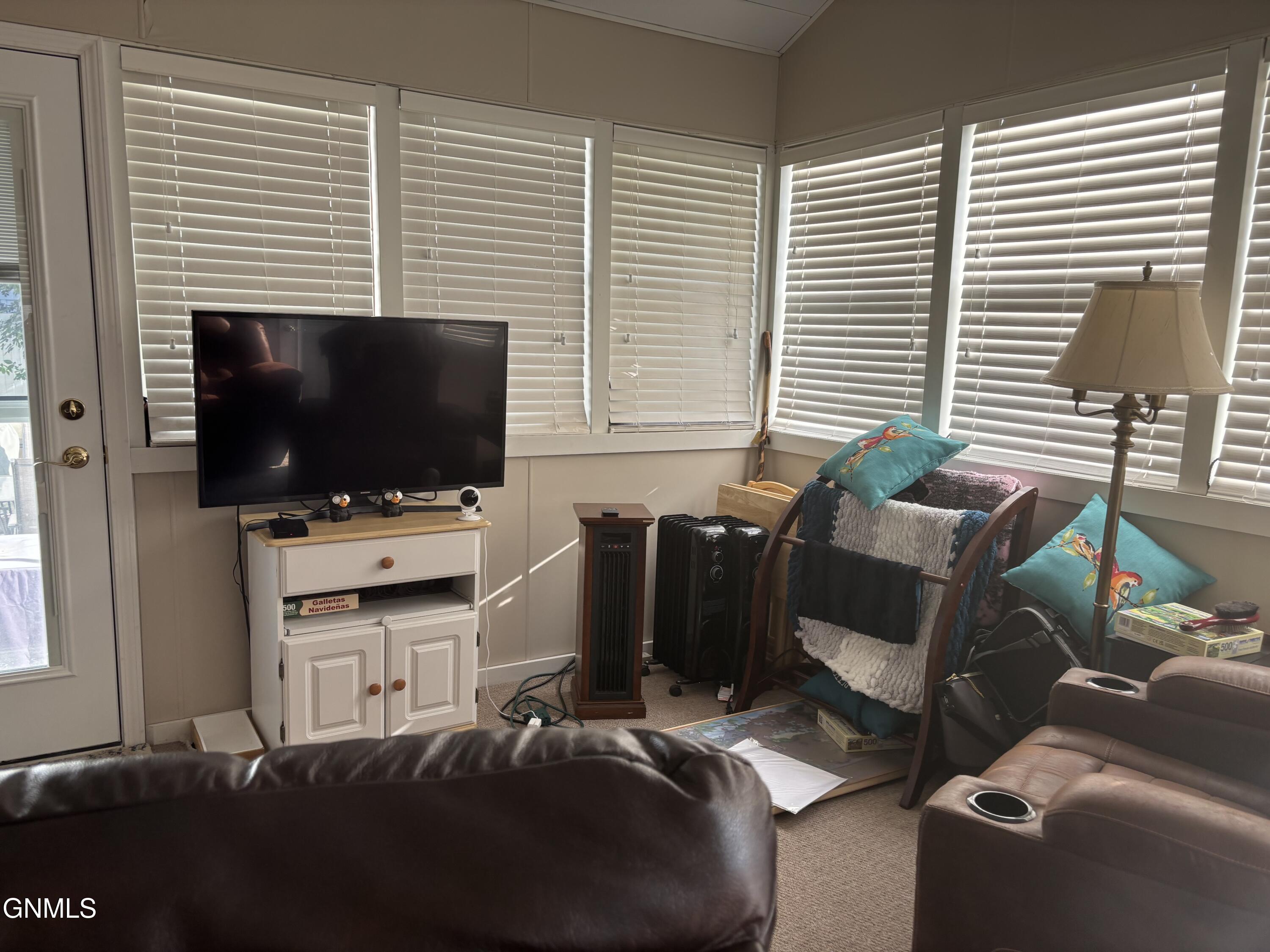 property viewer photo 25