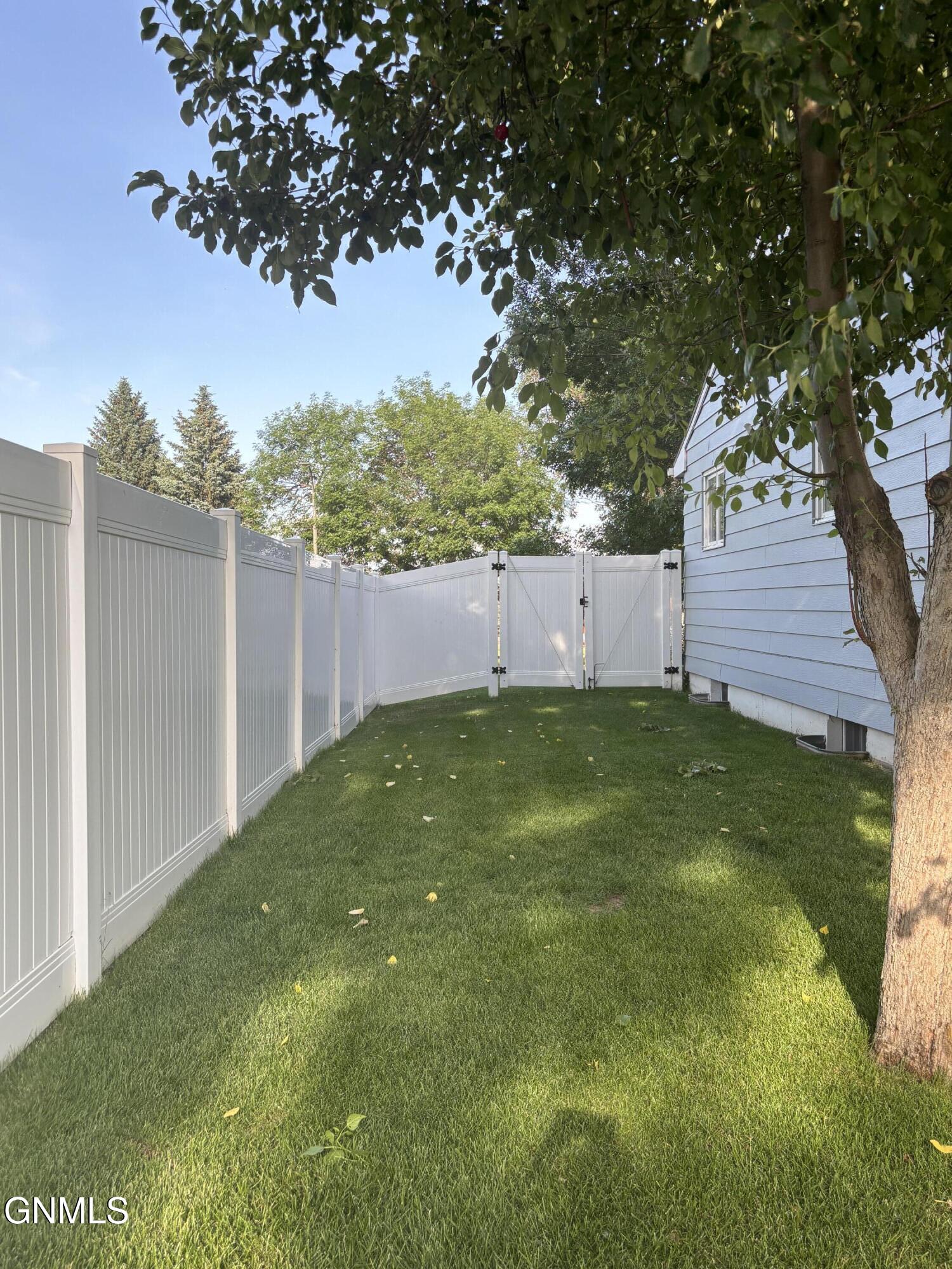 property viewer photo 30