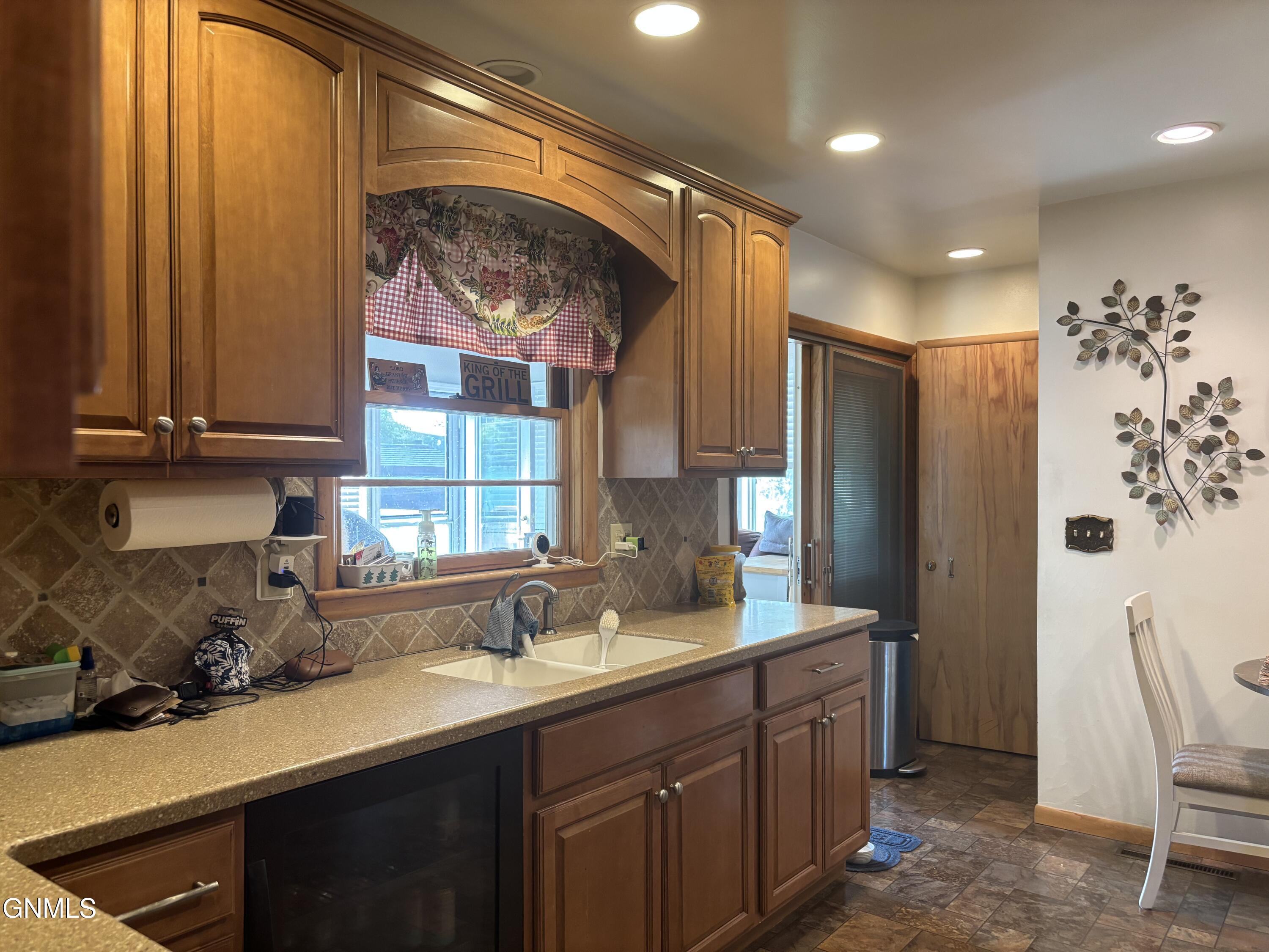 property viewer photo 4