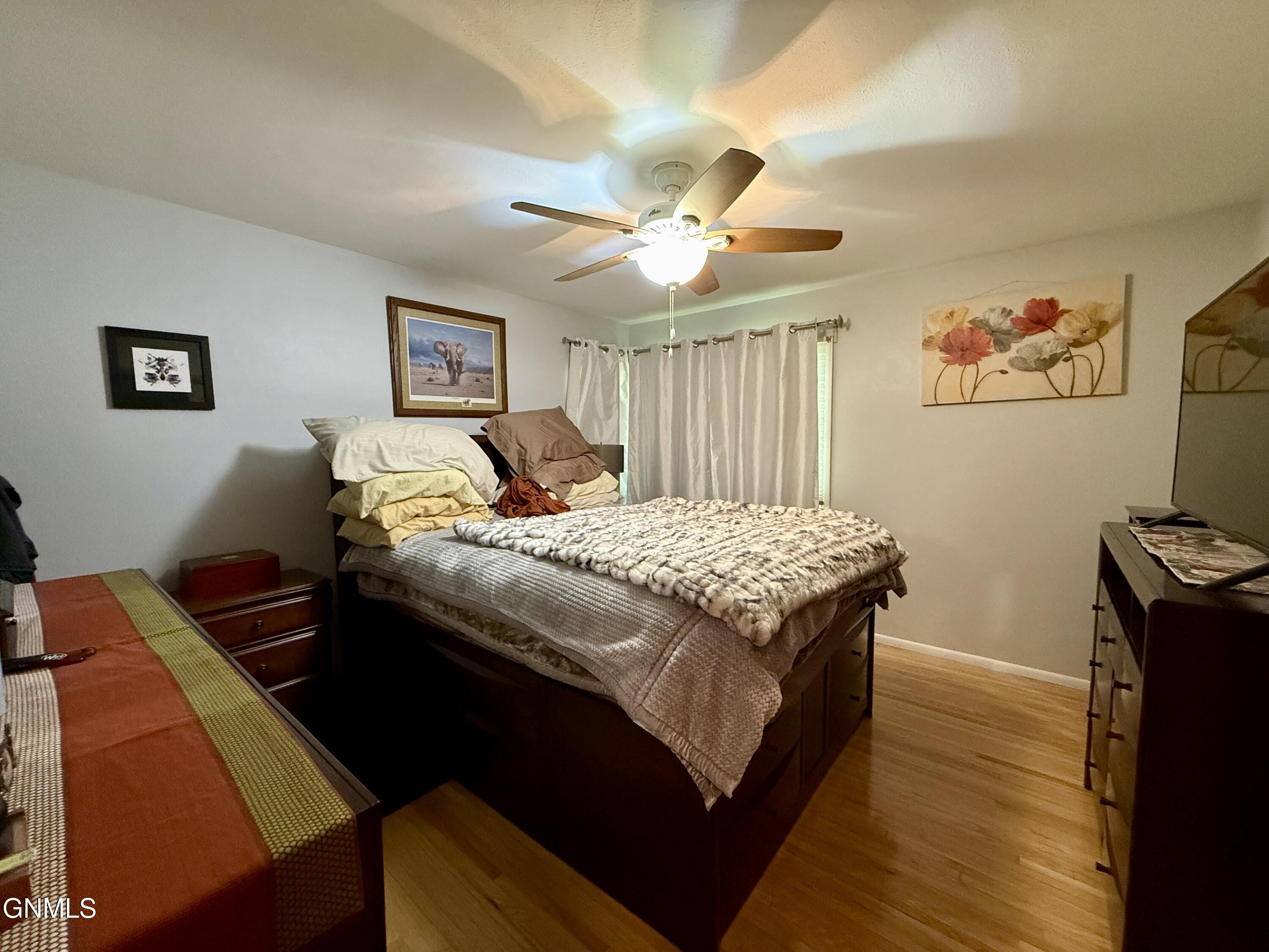 property viewer photo 7