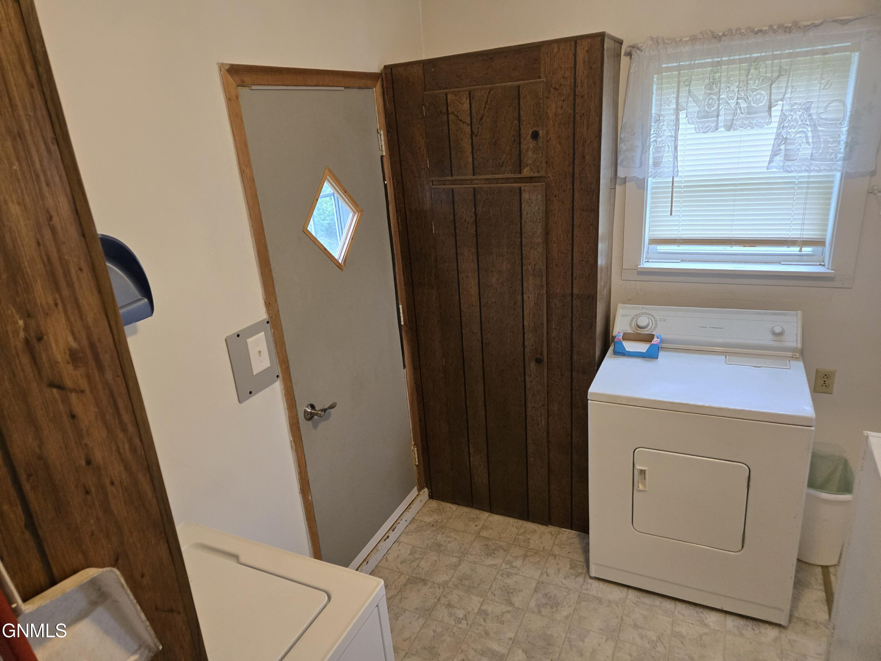 property viewer photo 19