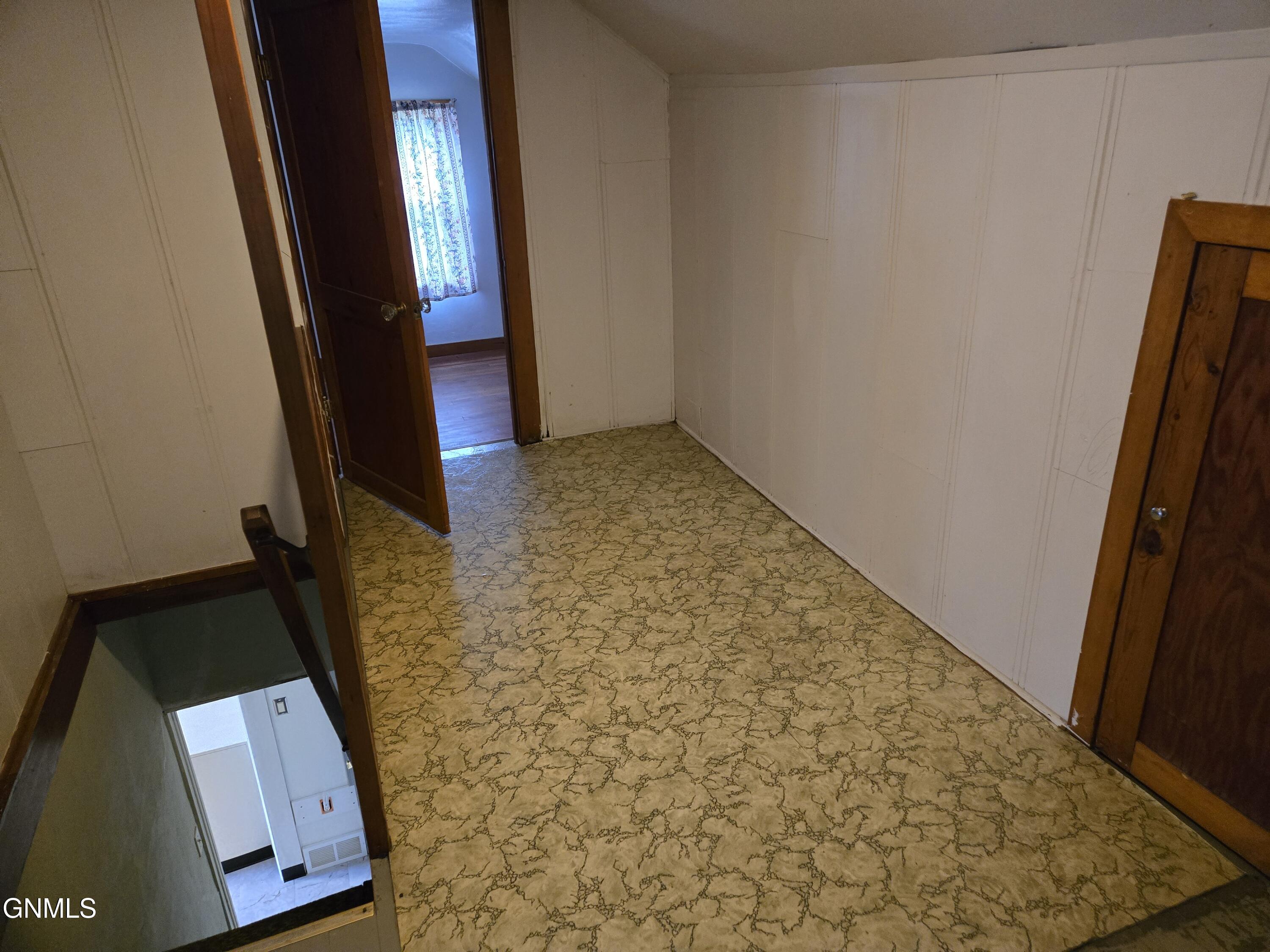 property viewer photo 24