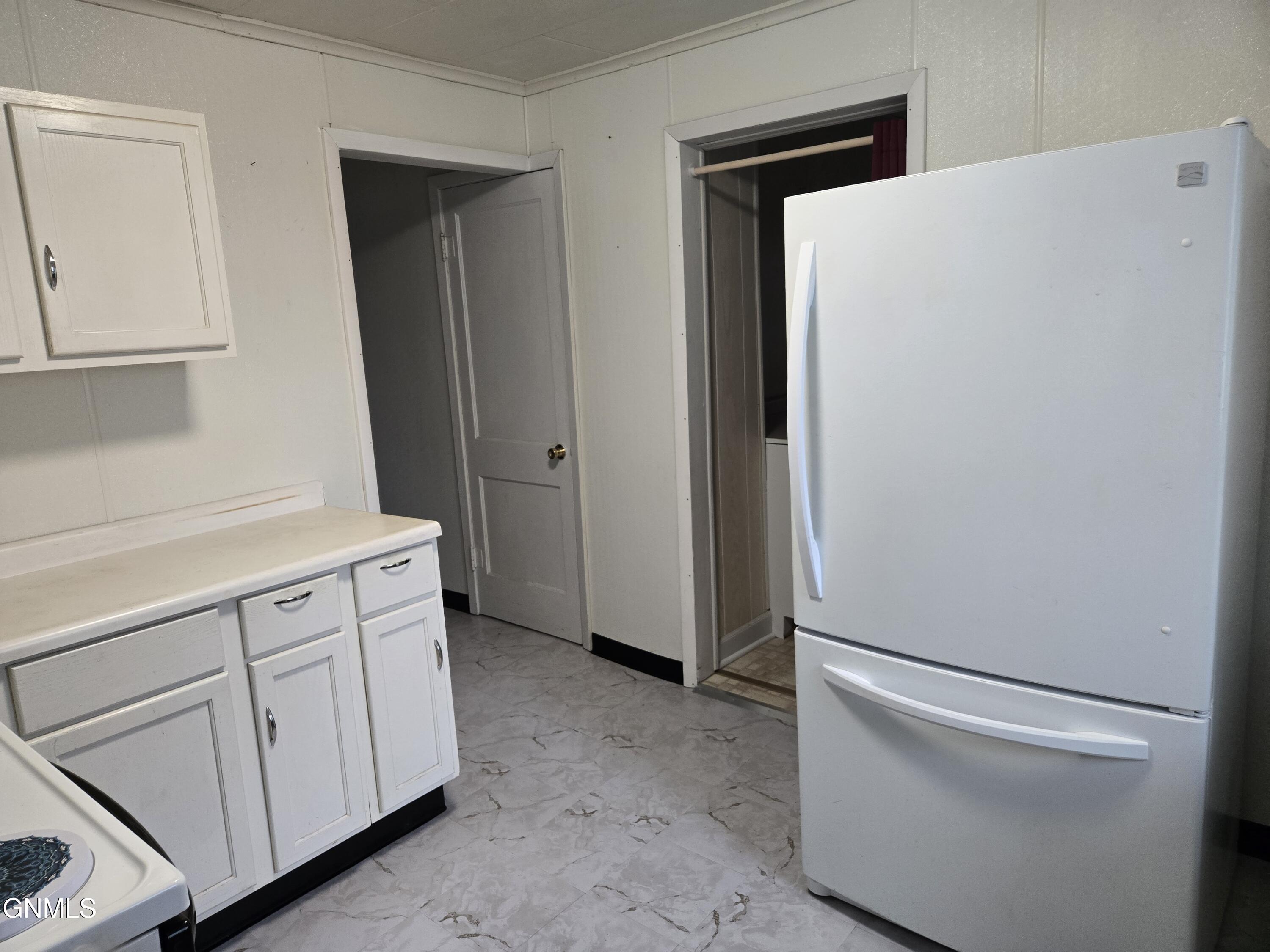 property viewer photo 3