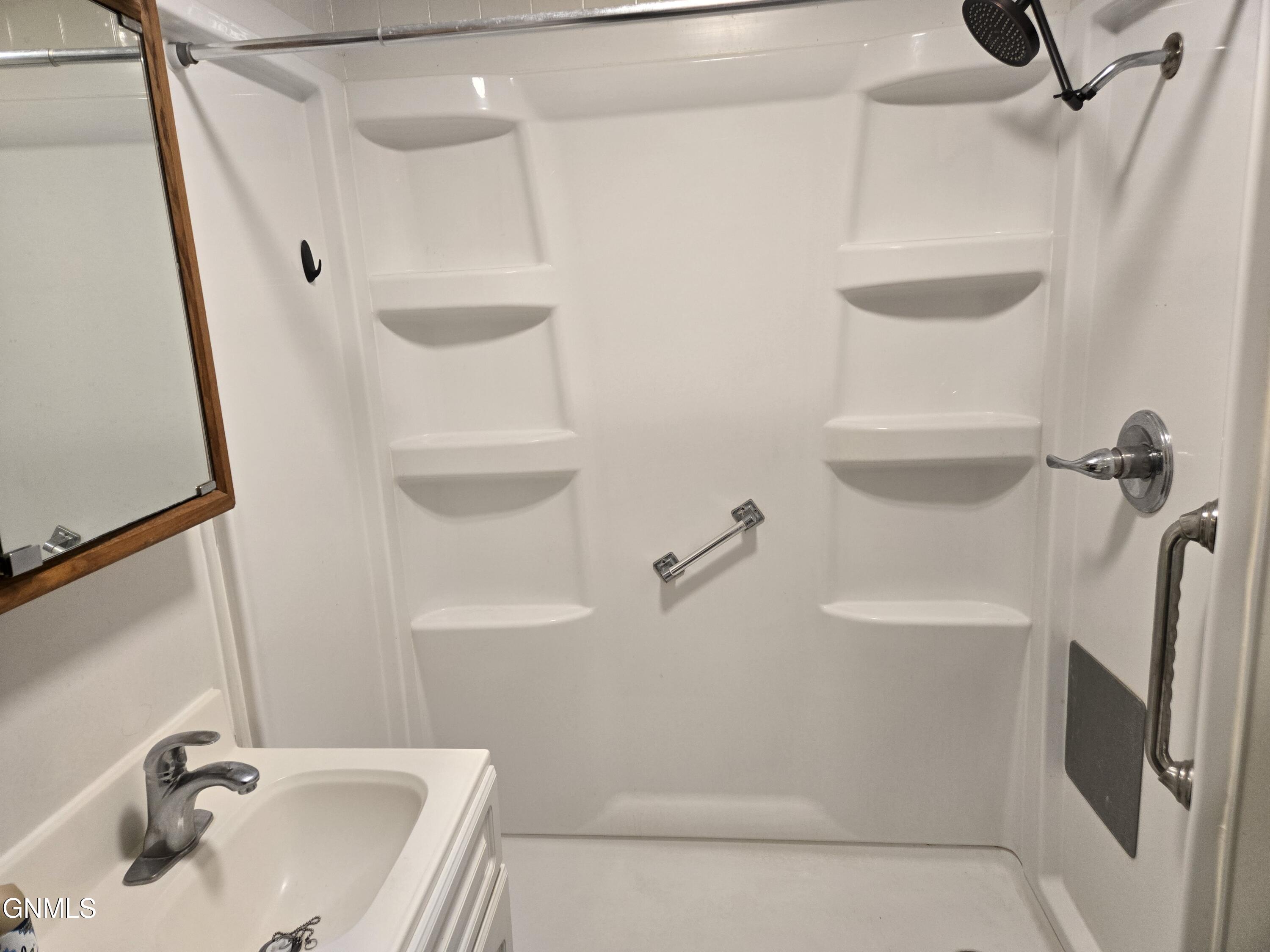 property viewer photo 7