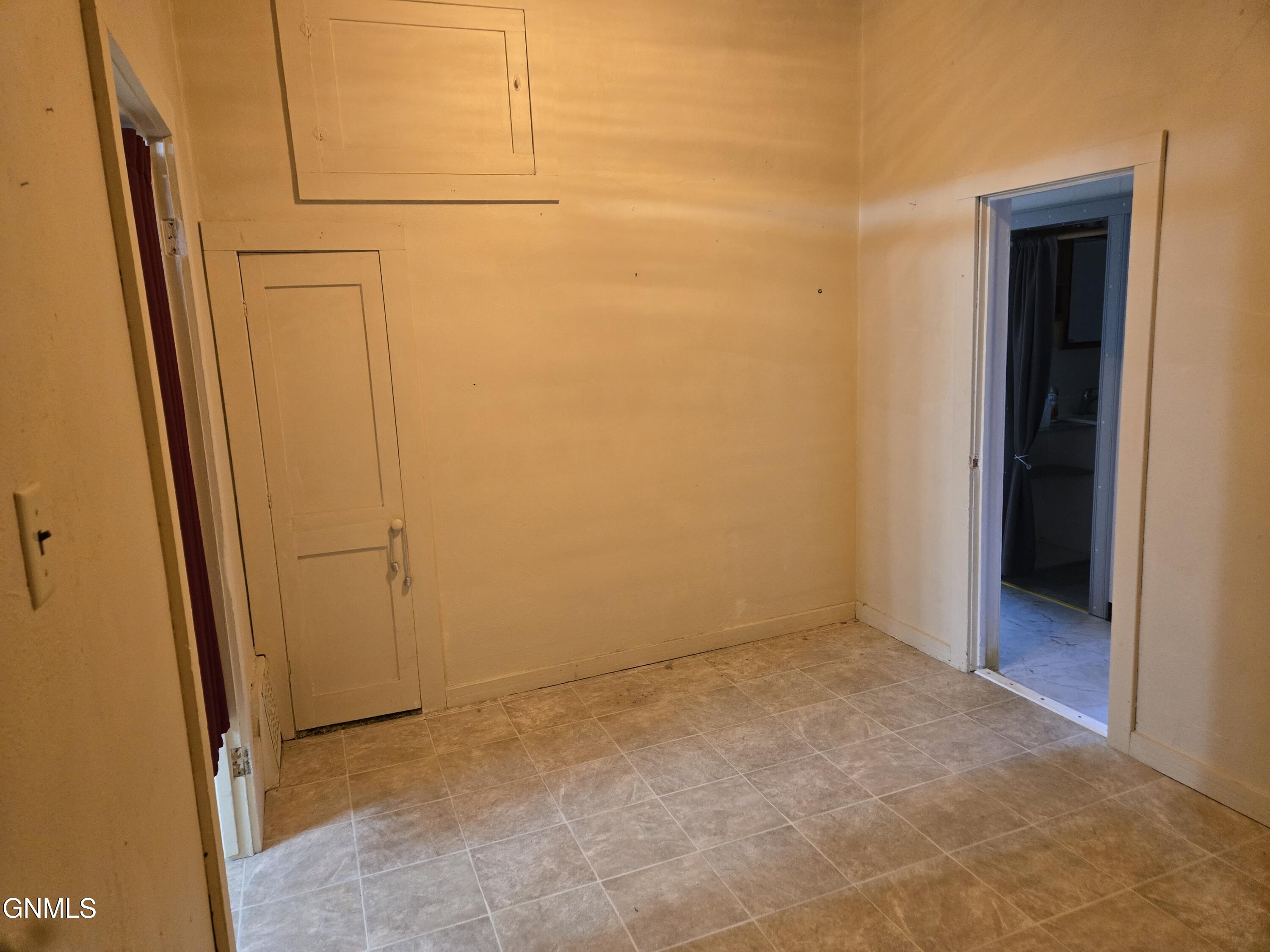 property viewer photo 9
