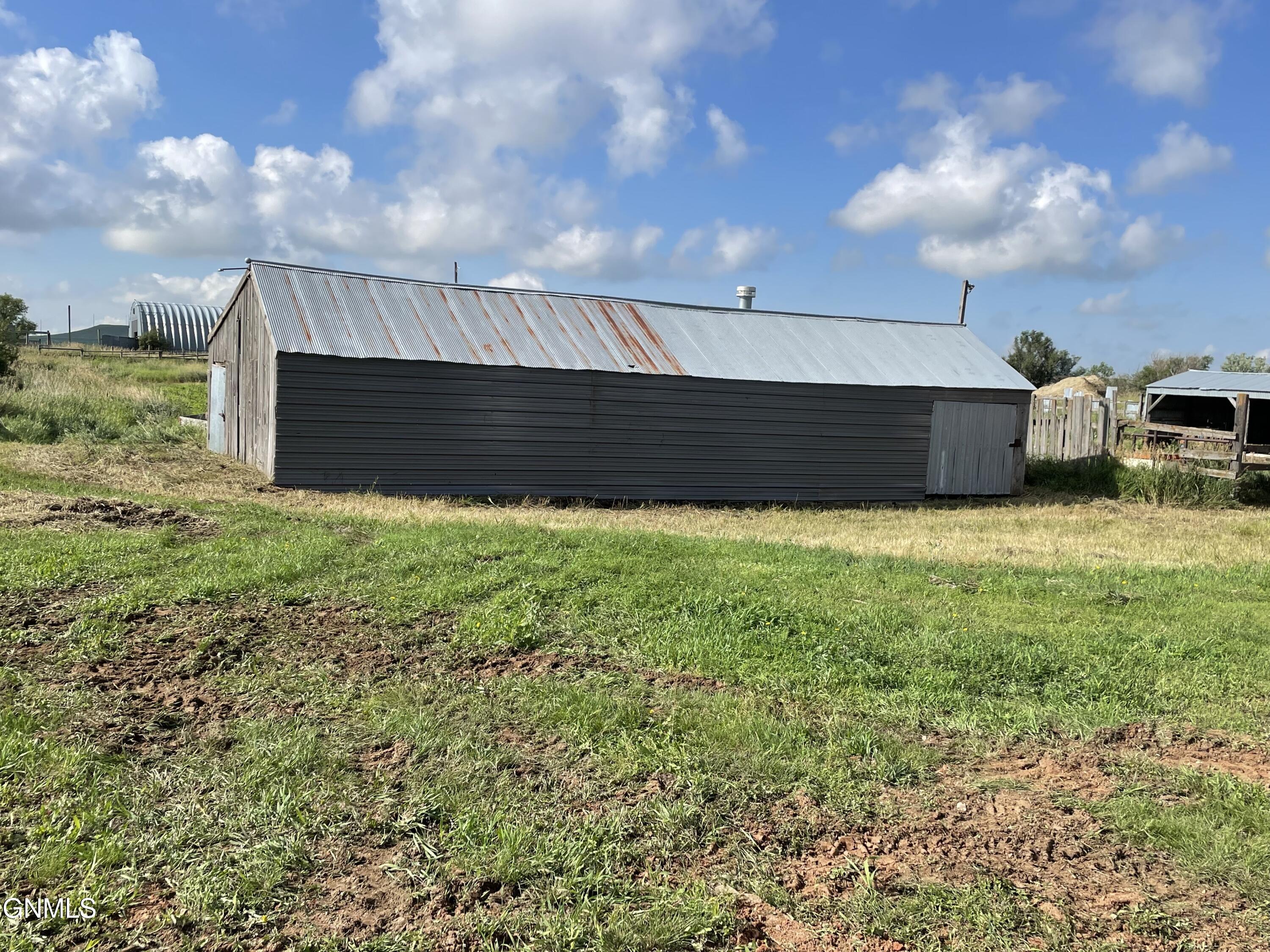 main property photo 35