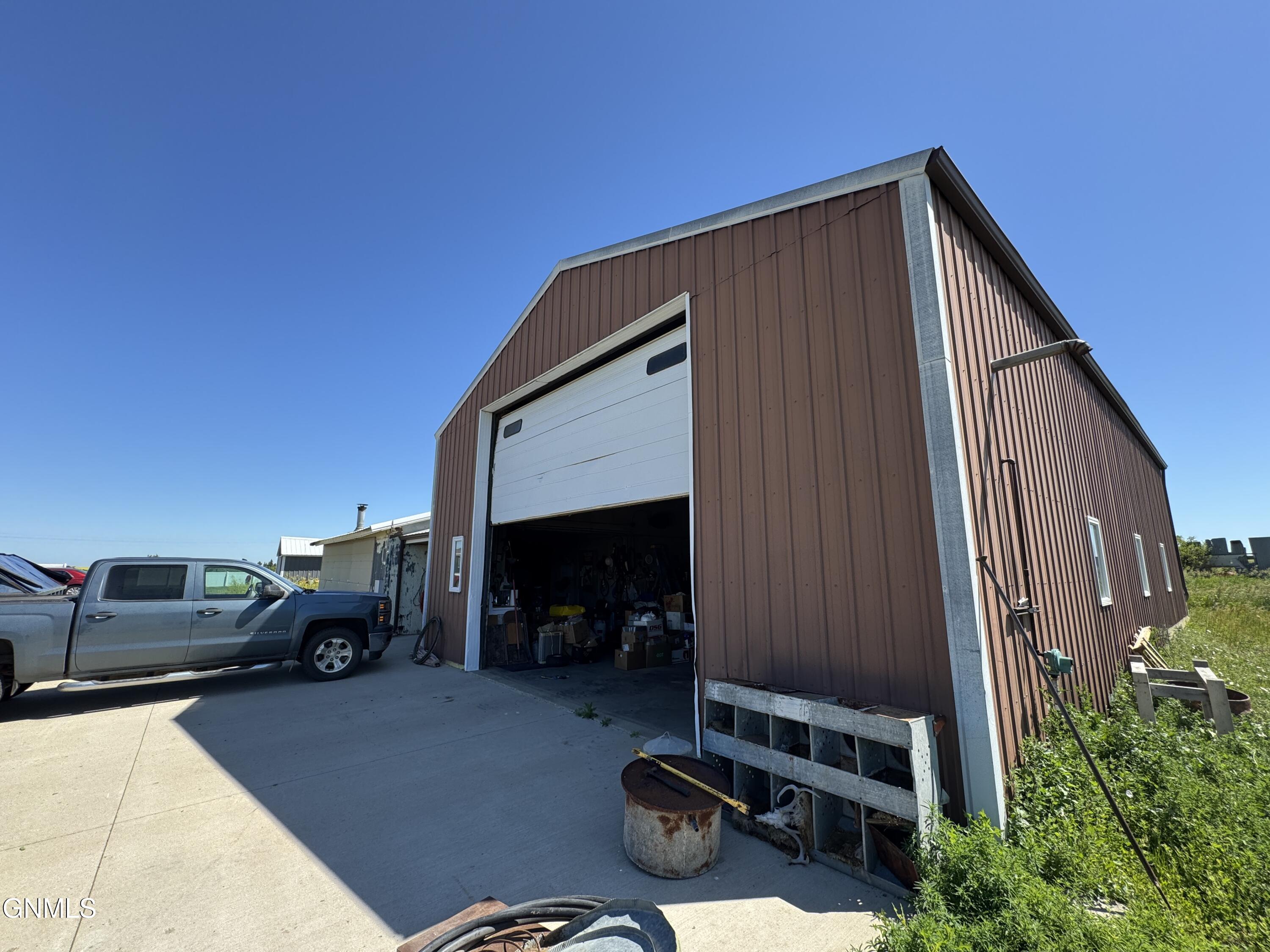 main property photo 38