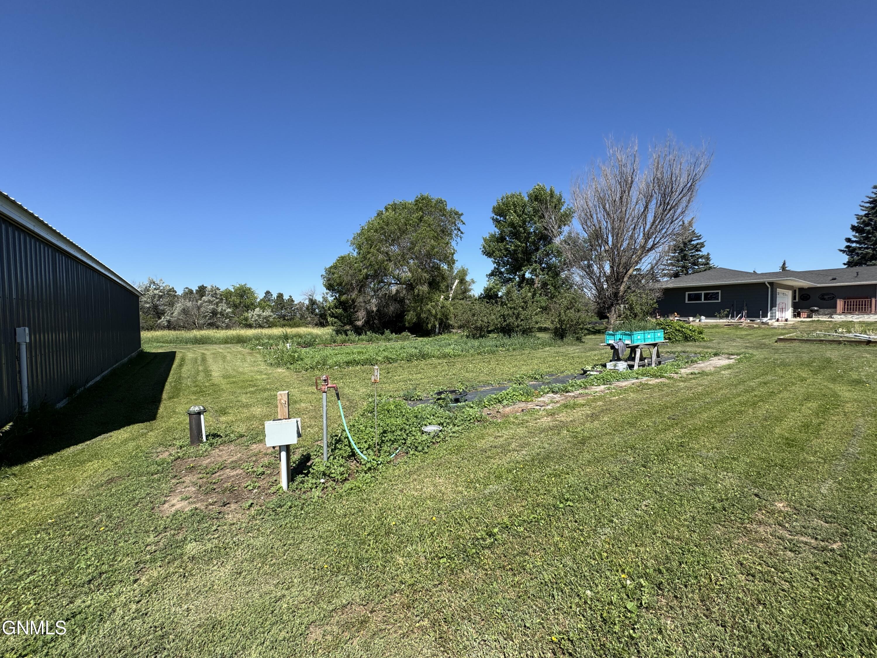 main property photo 40