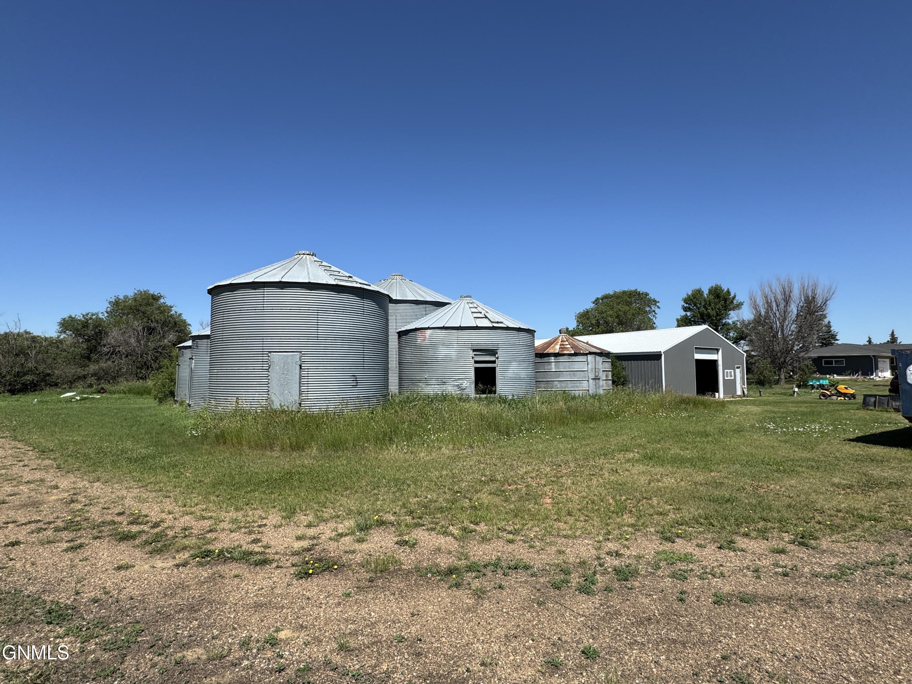main property photo 43
