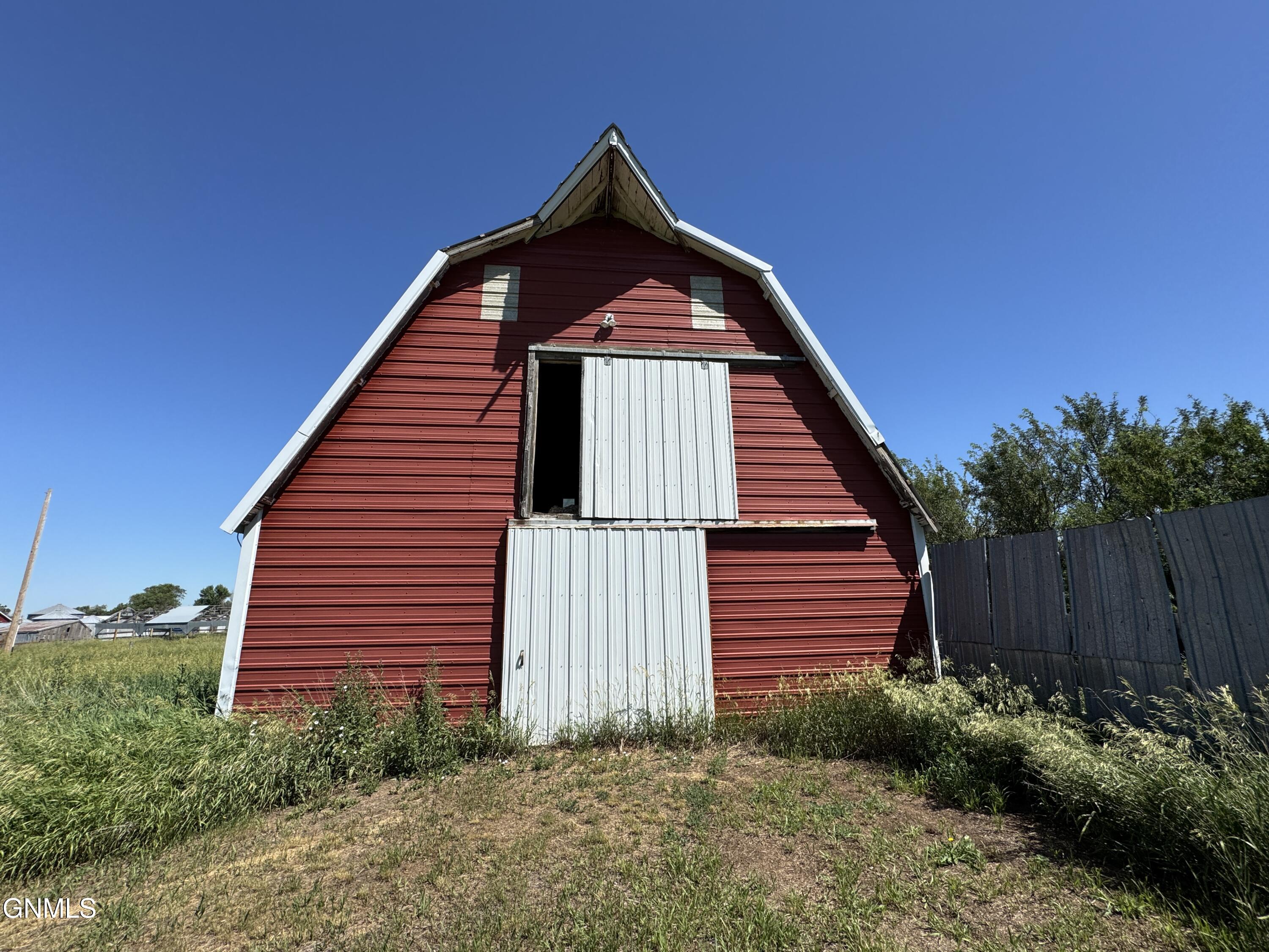 main property photo 48