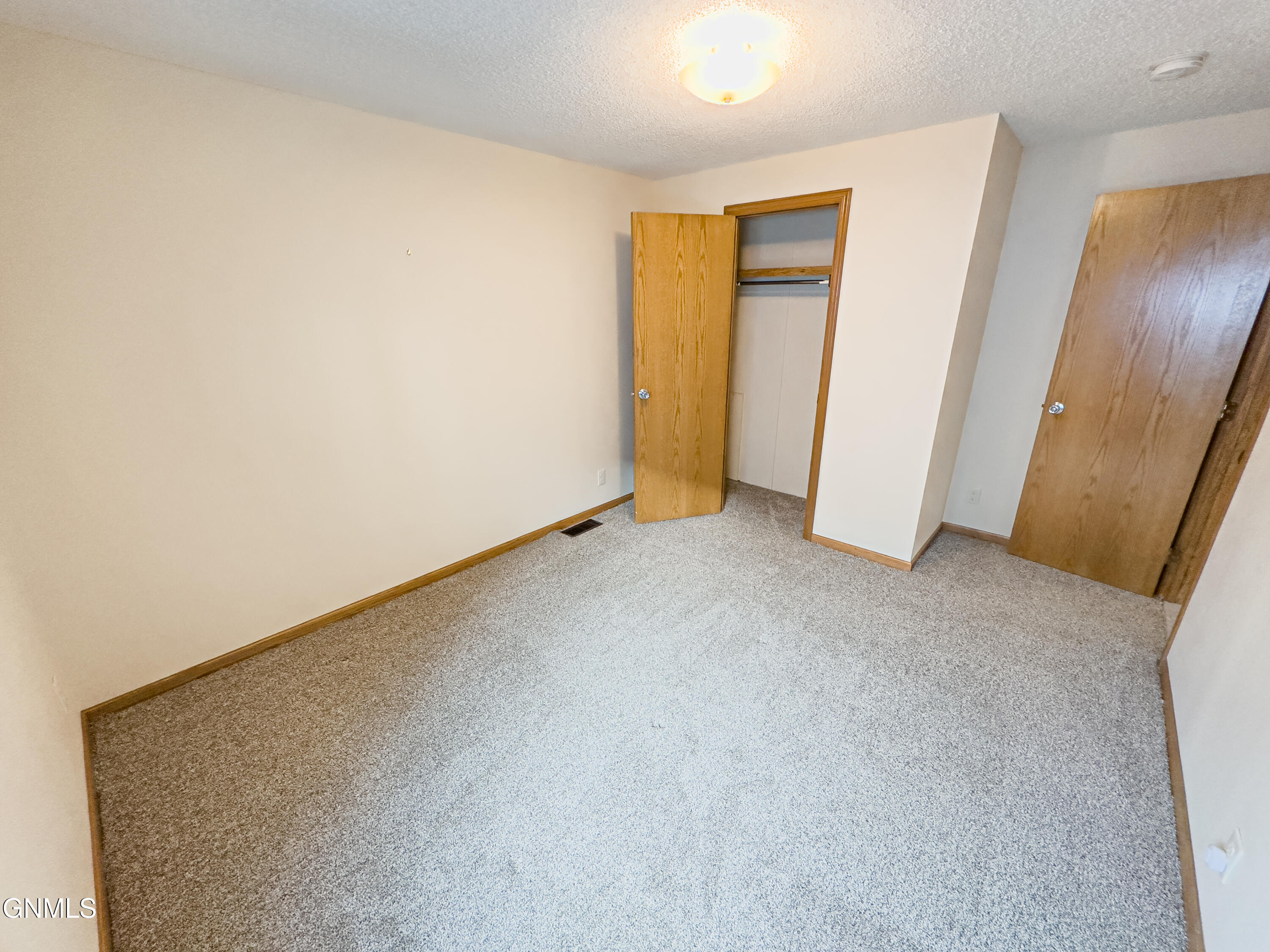 property viewer photo 19