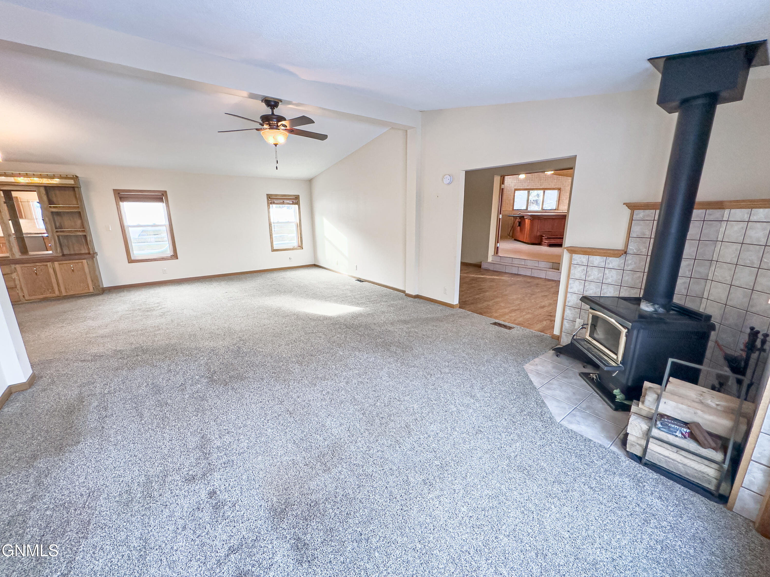 property viewer photo 20