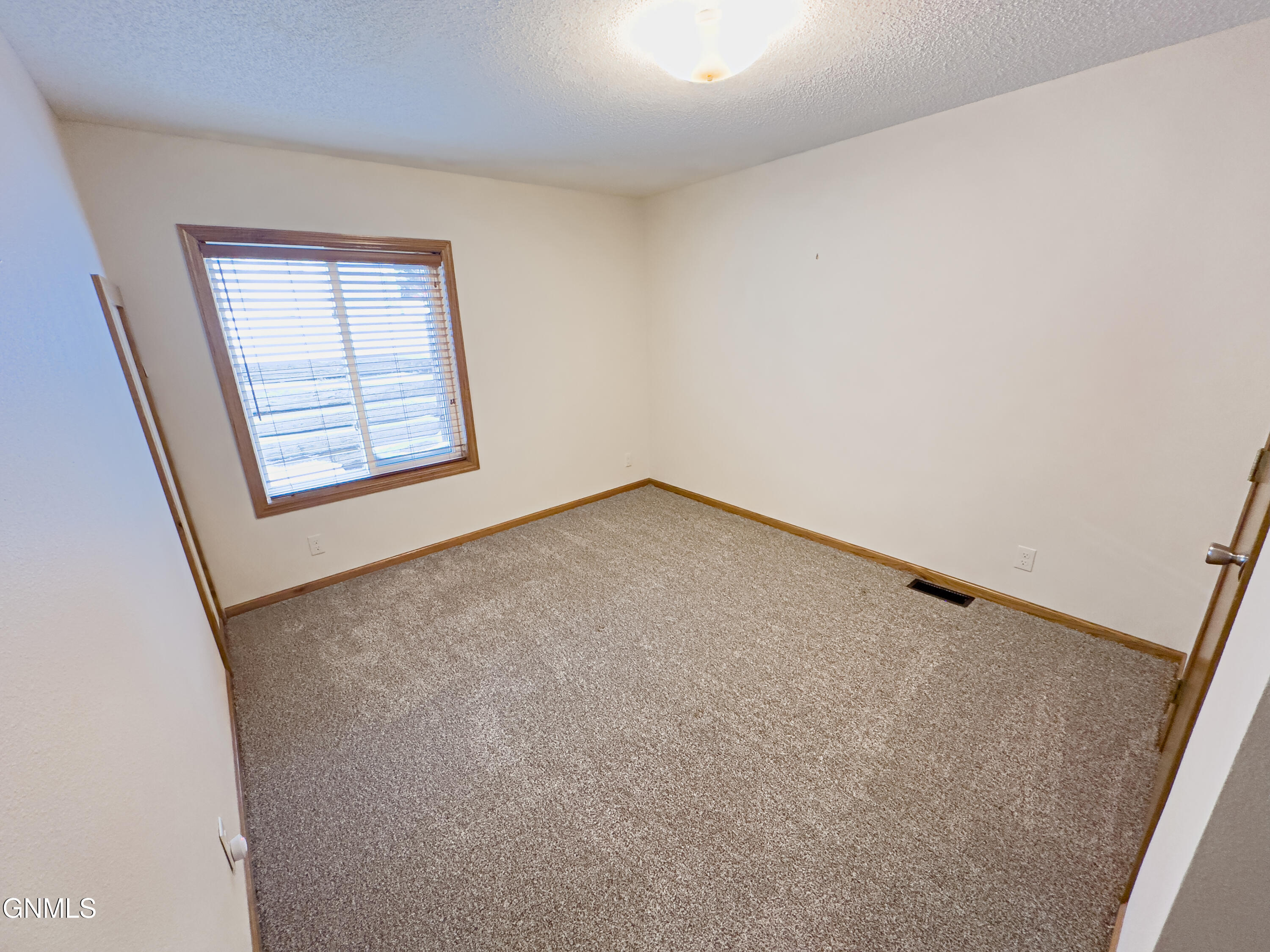 property viewer photo 21