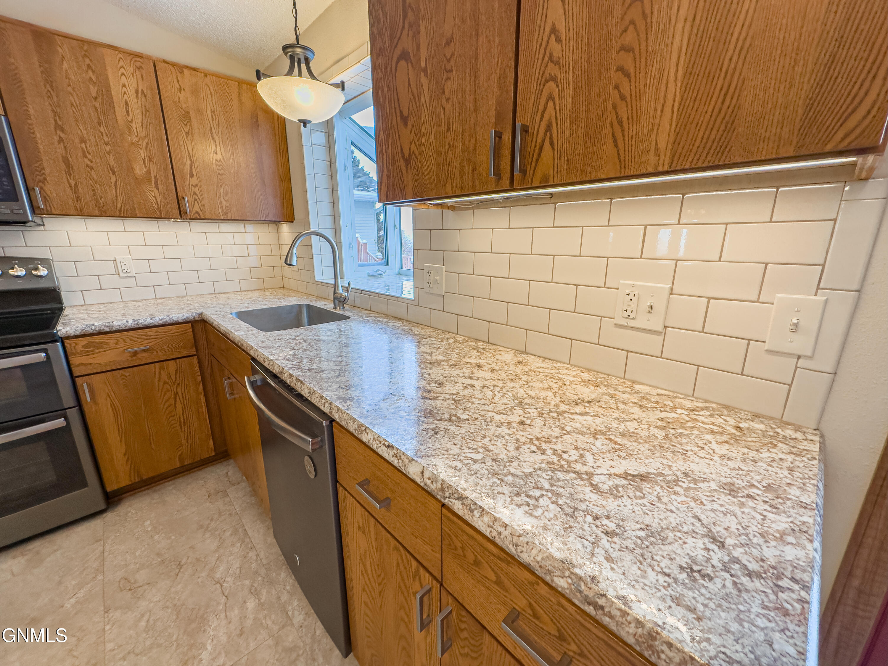 property viewer photo 26