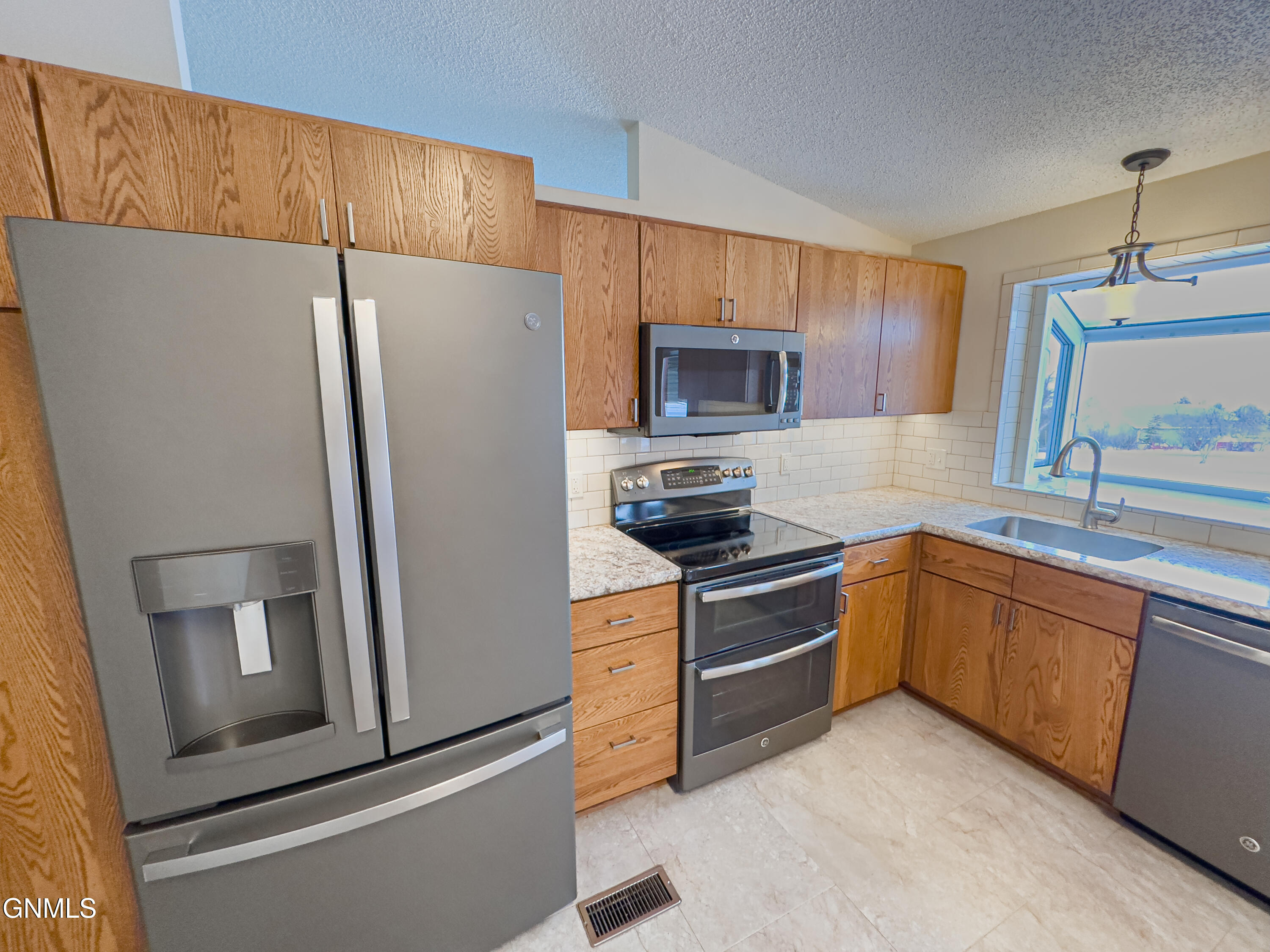 property viewer photo 30