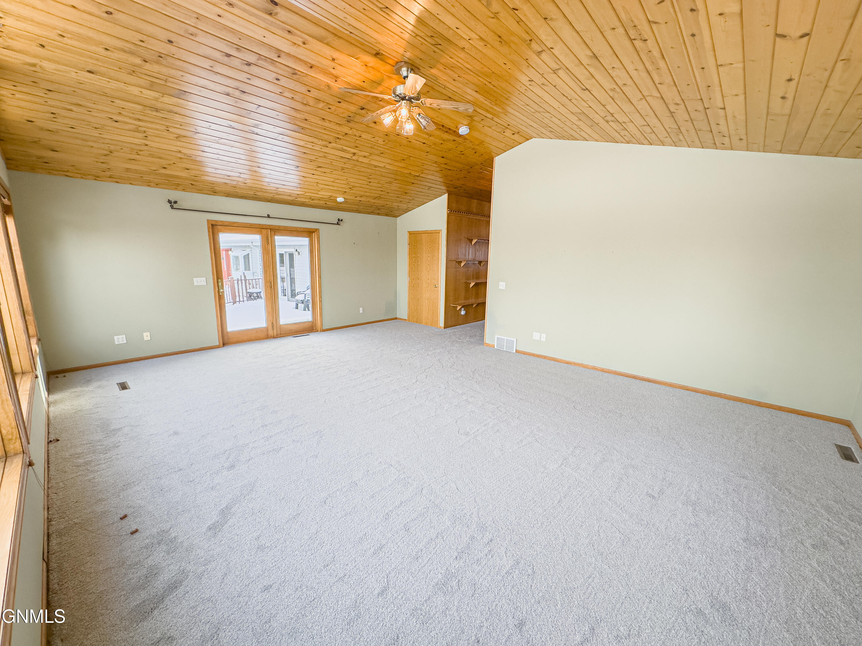 property viewer photo 40