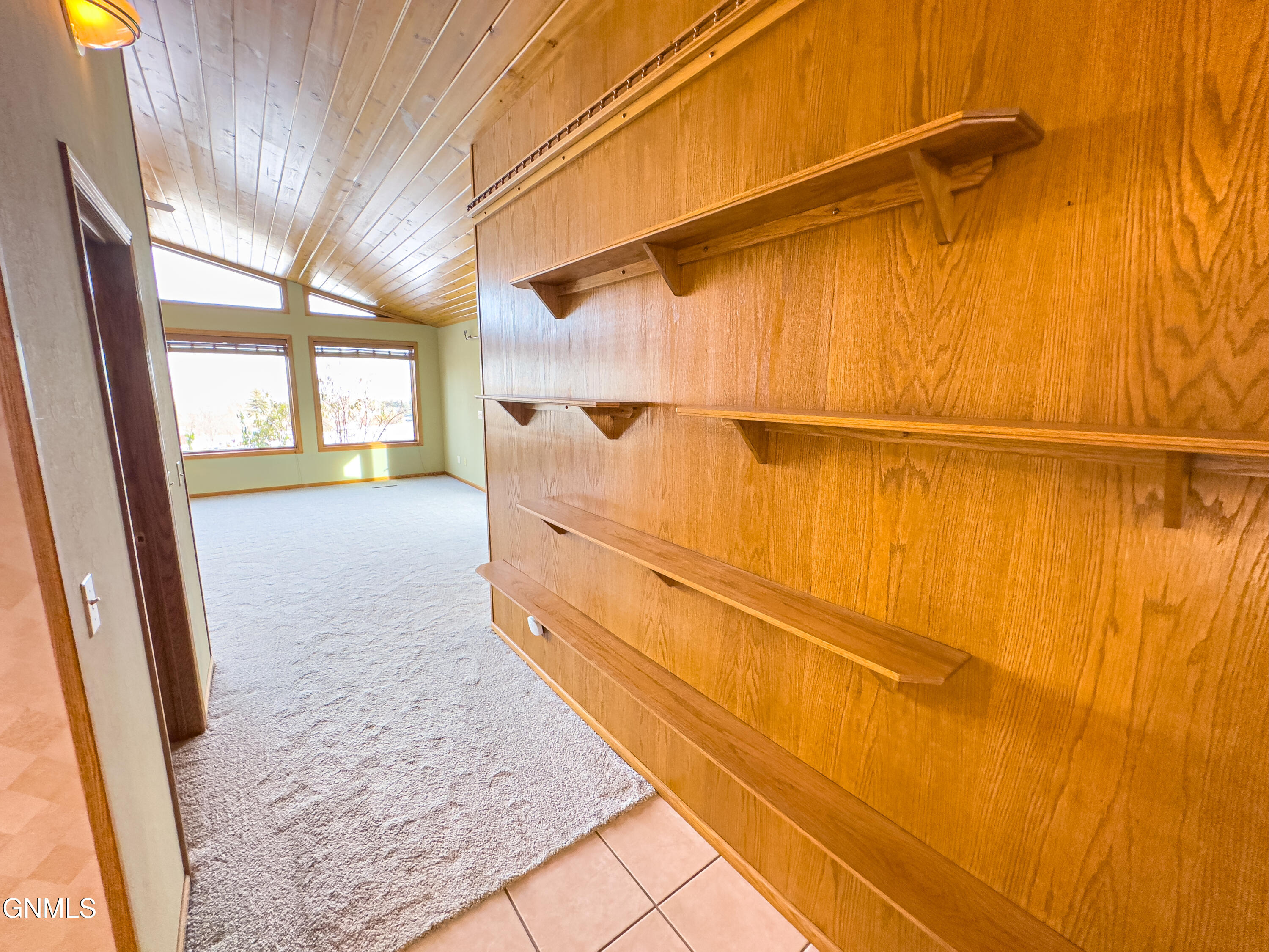 property viewer photo 44
