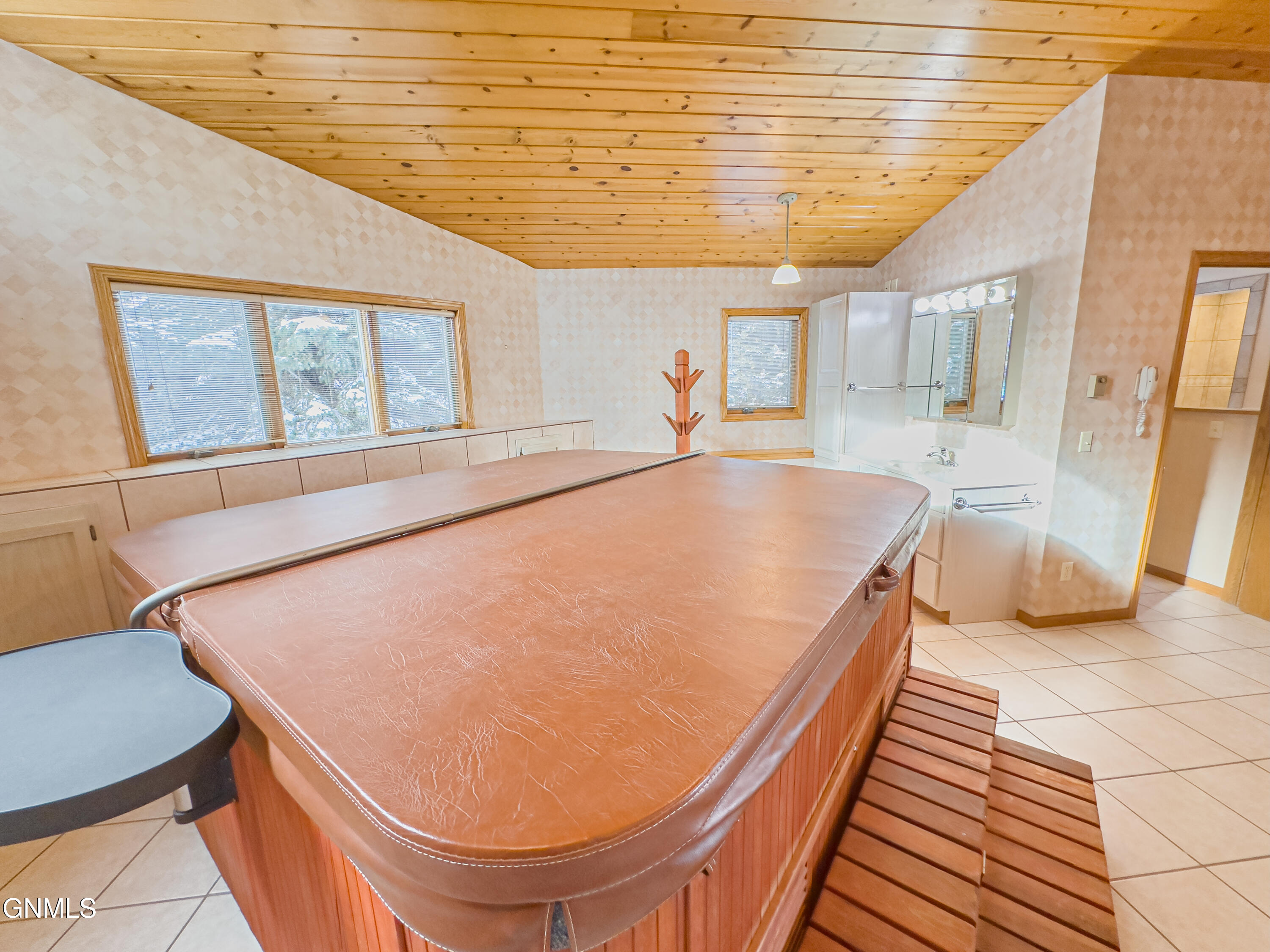 property viewer photo 50