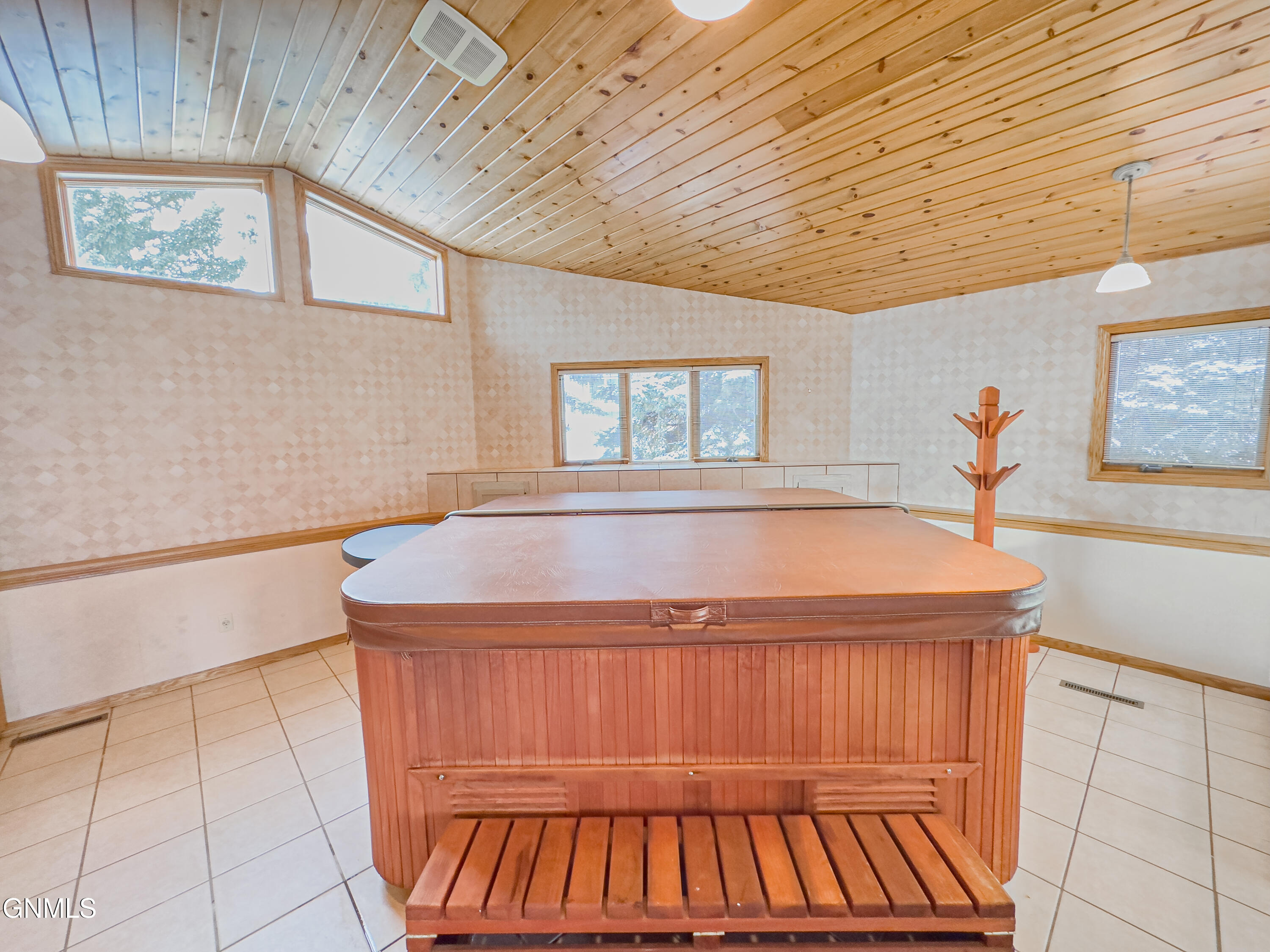 property viewer photo 53