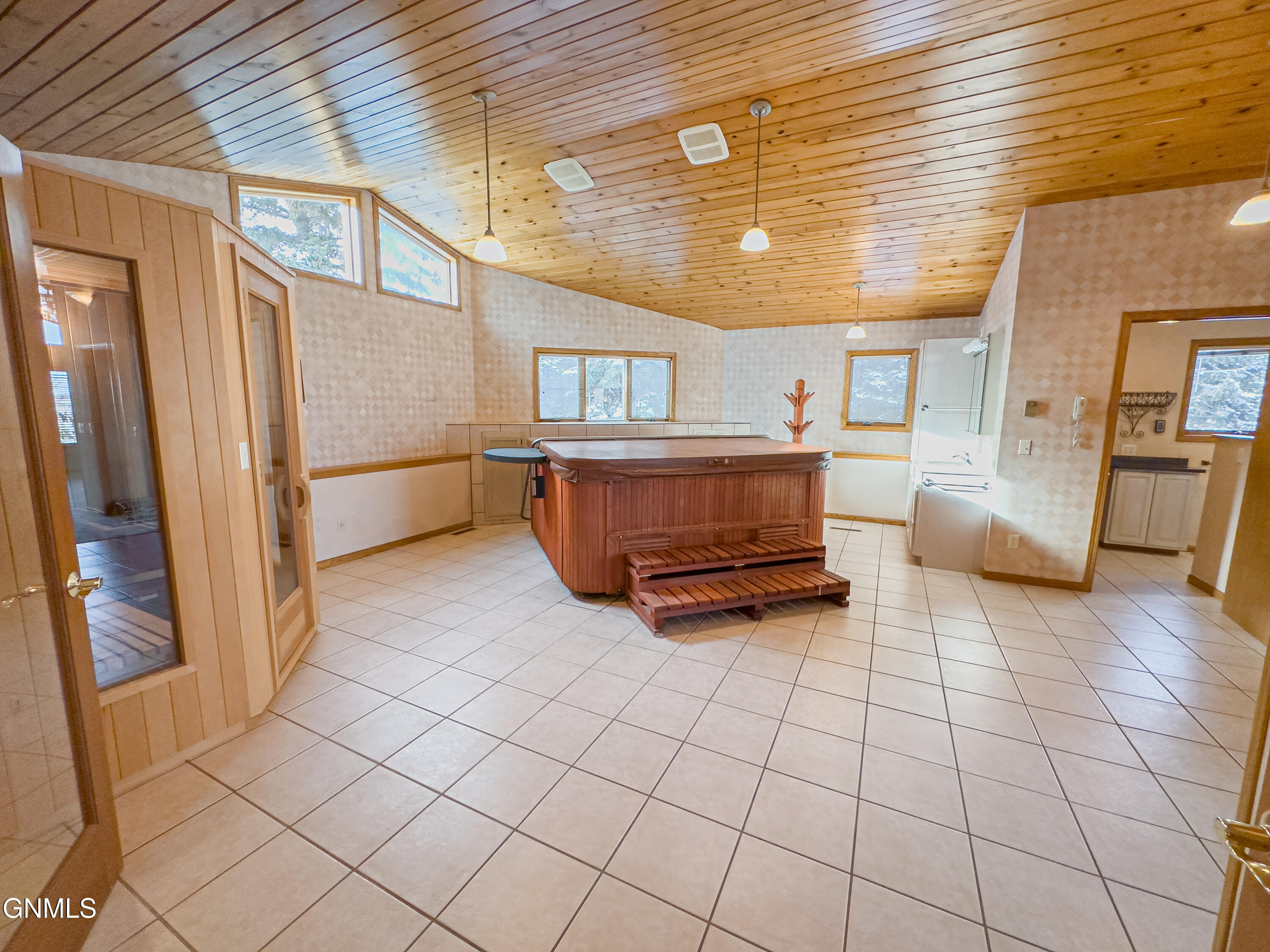 property viewer photo 54