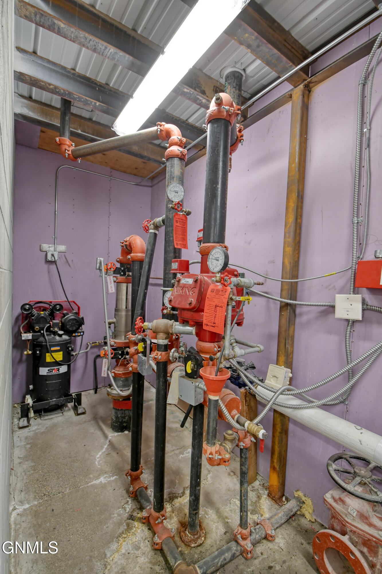 main property photo 40