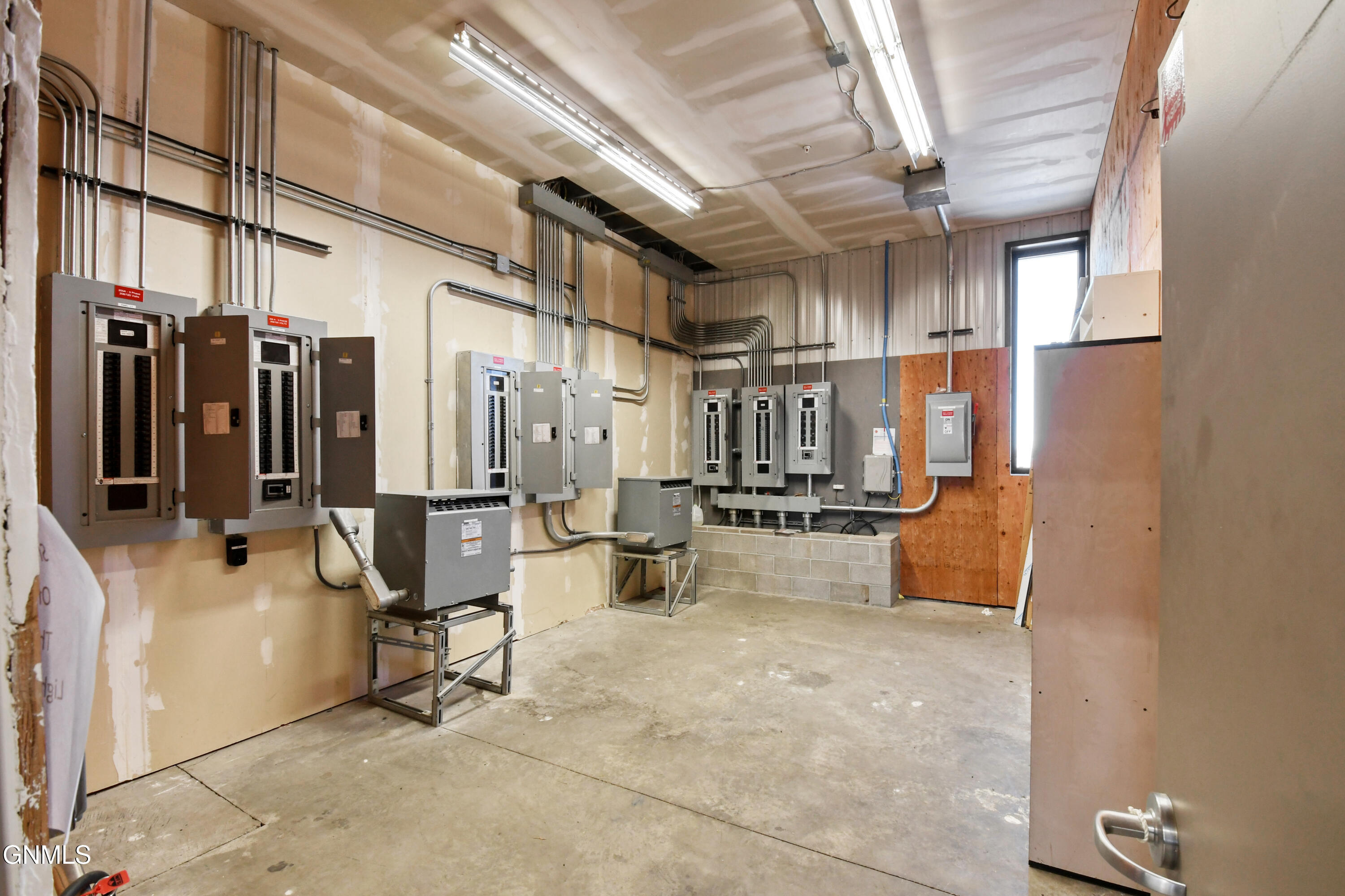 main property photo 43