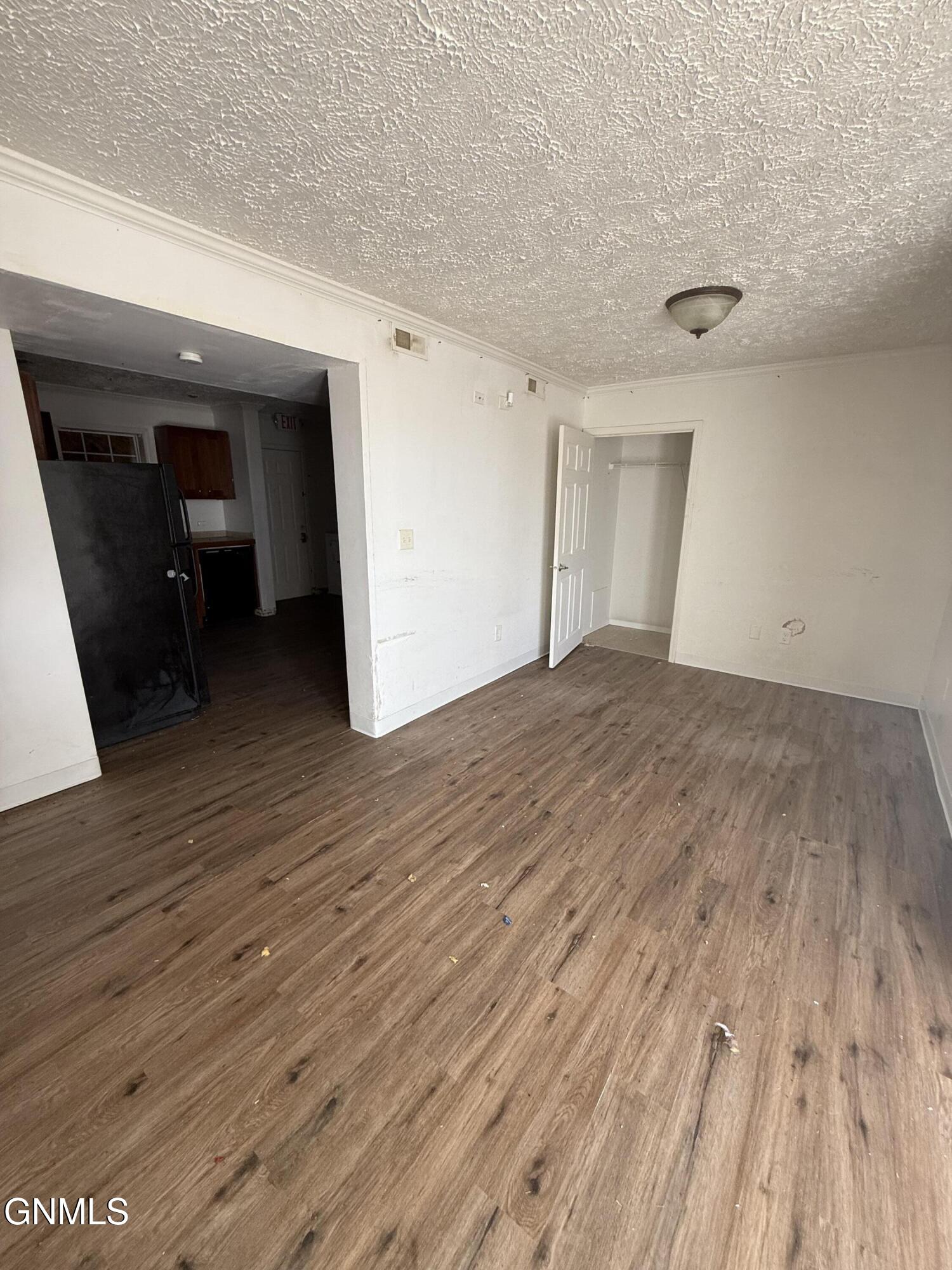 property viewer photo 3
