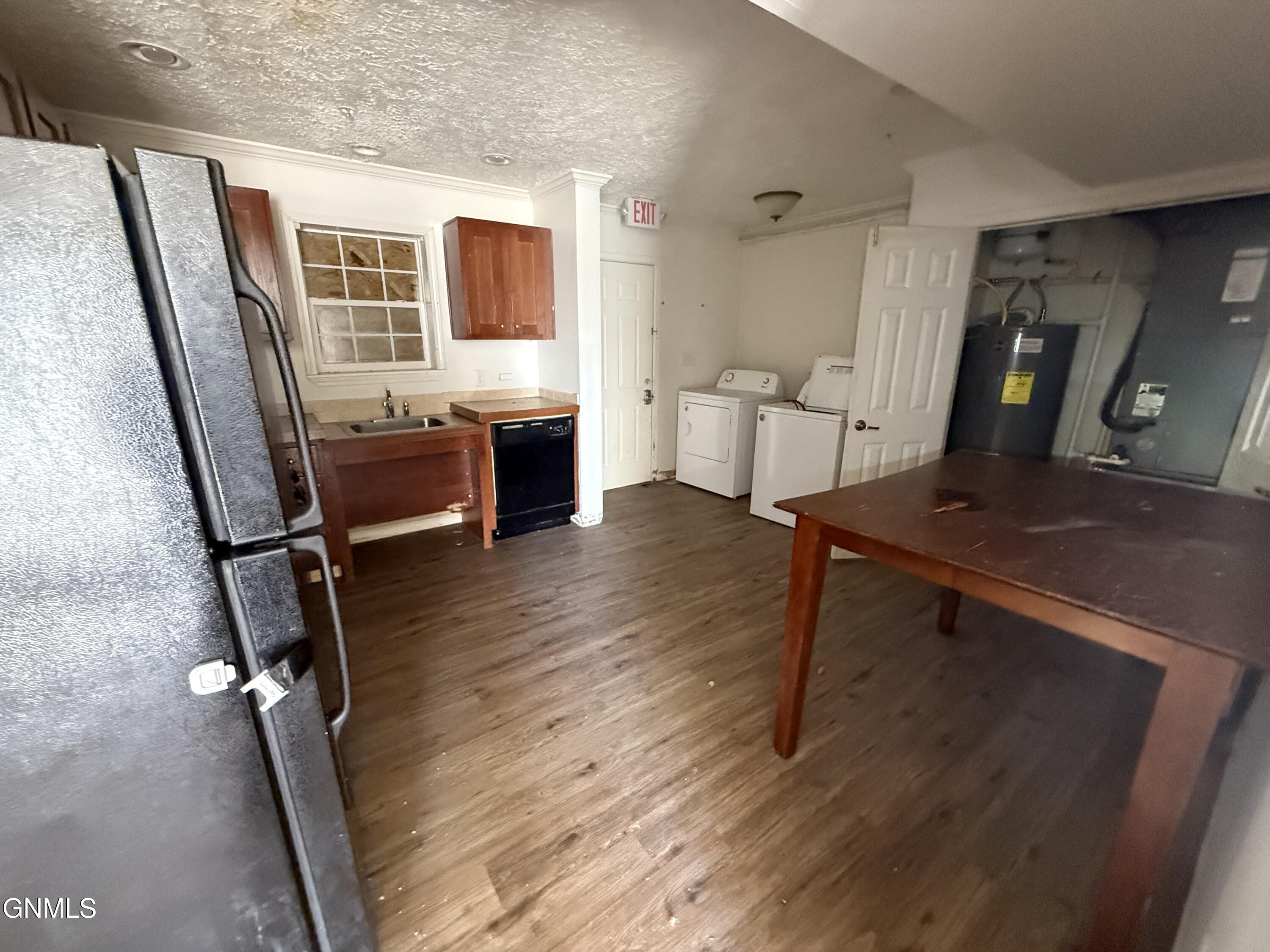 property viewer photo 6