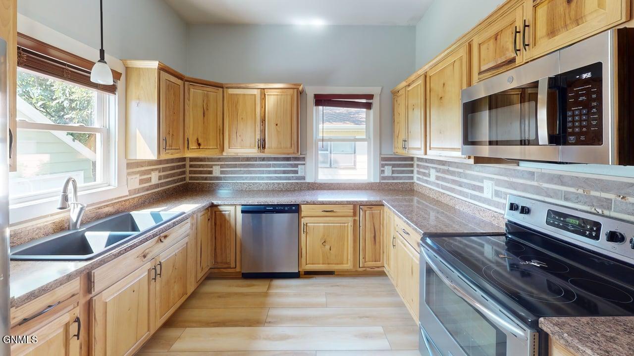 main property photo 0