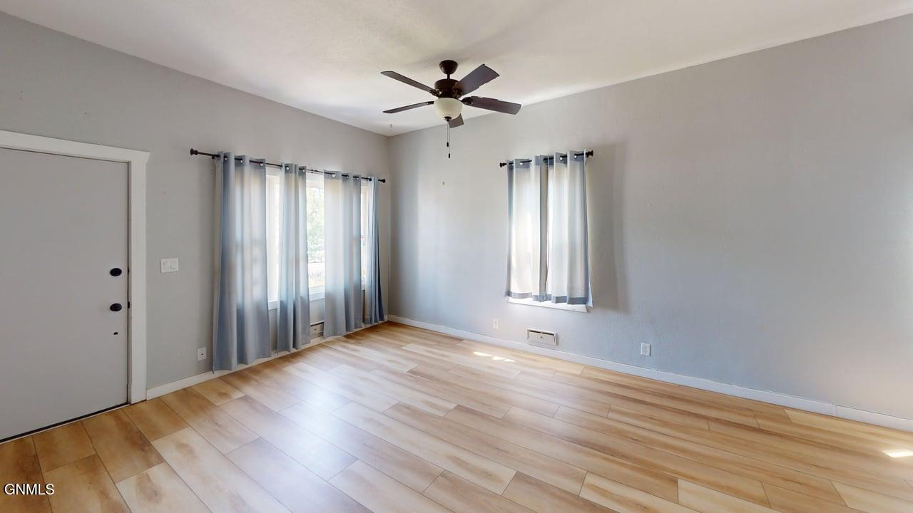 property viewer photo 5