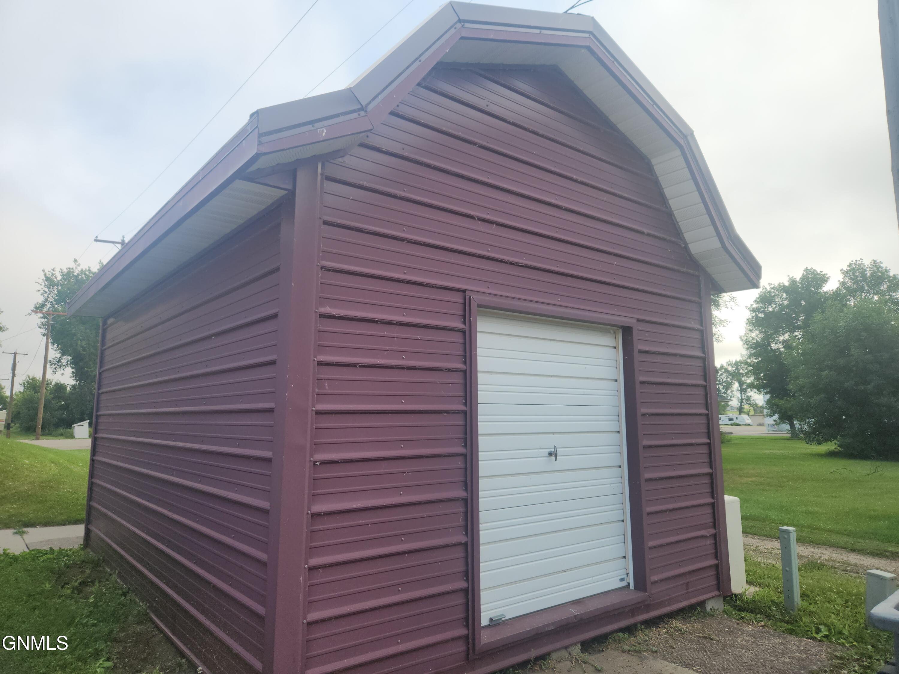 main property photo 15